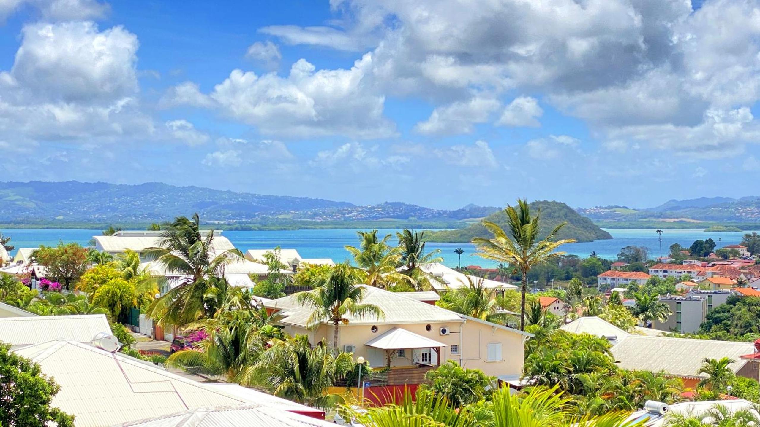 Two-Bedroom Apartment with Terrace and Sea View photo 2