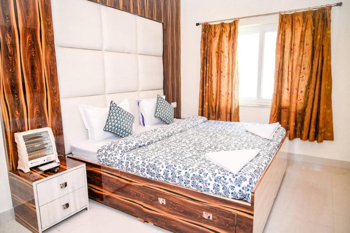 Three-Bedroom House photo 1