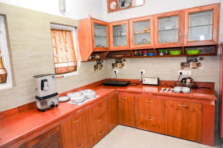 Three-Bedroom House photo 2