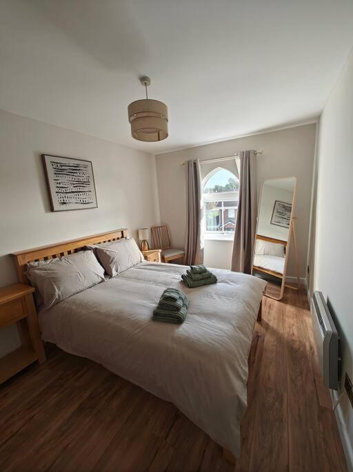 Three-Bedroom House photo 2