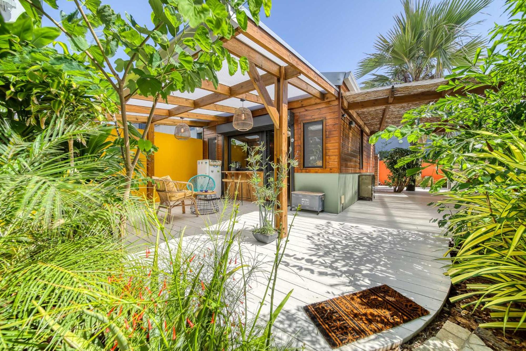 Superior Bungalow photo 1