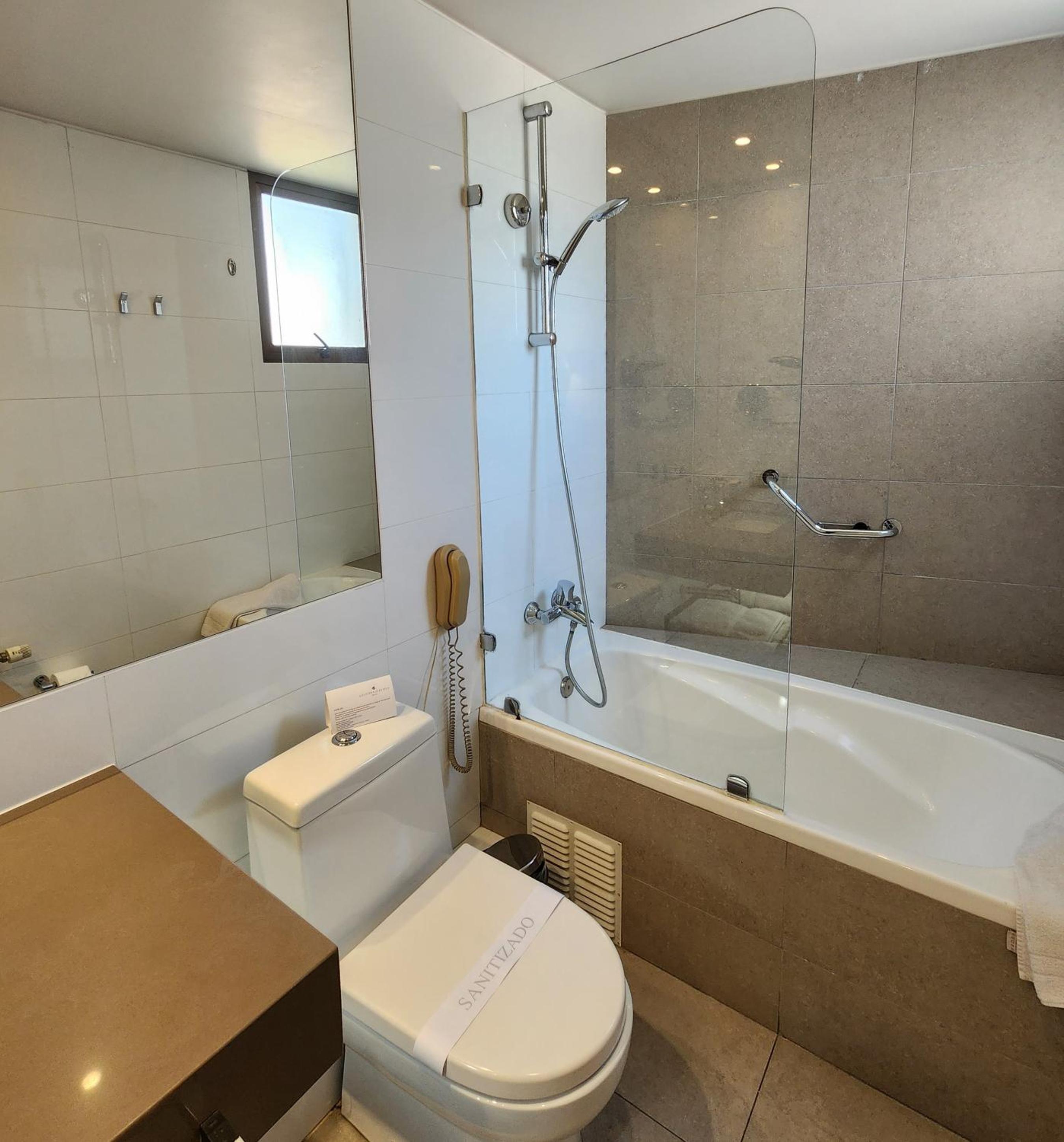 Suite - Photo 7