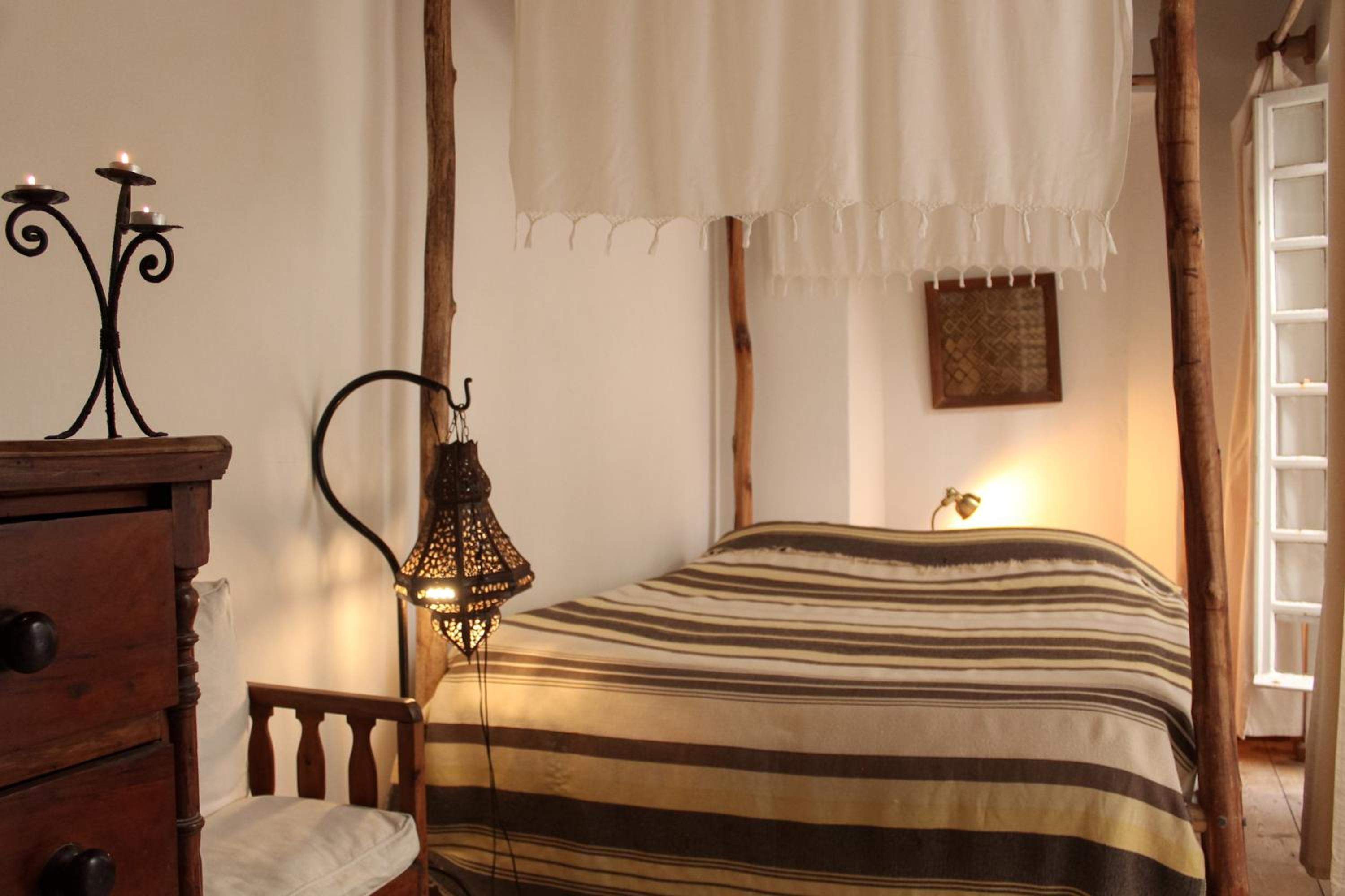 Single Room with Large Bed photo 3