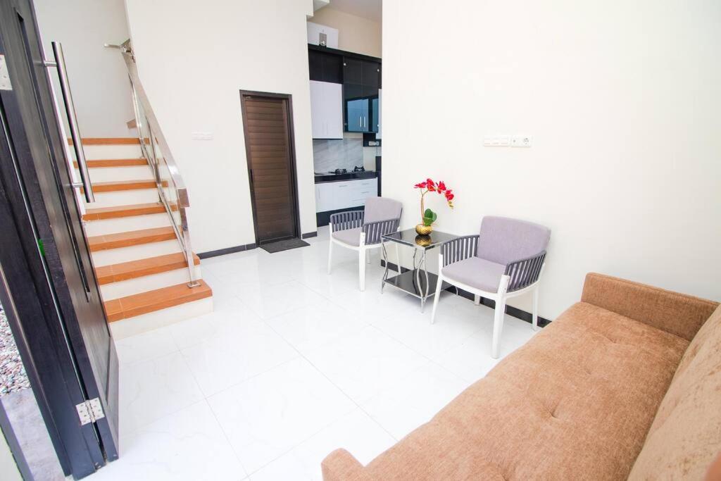 Three-Bedroom Villa photo 2