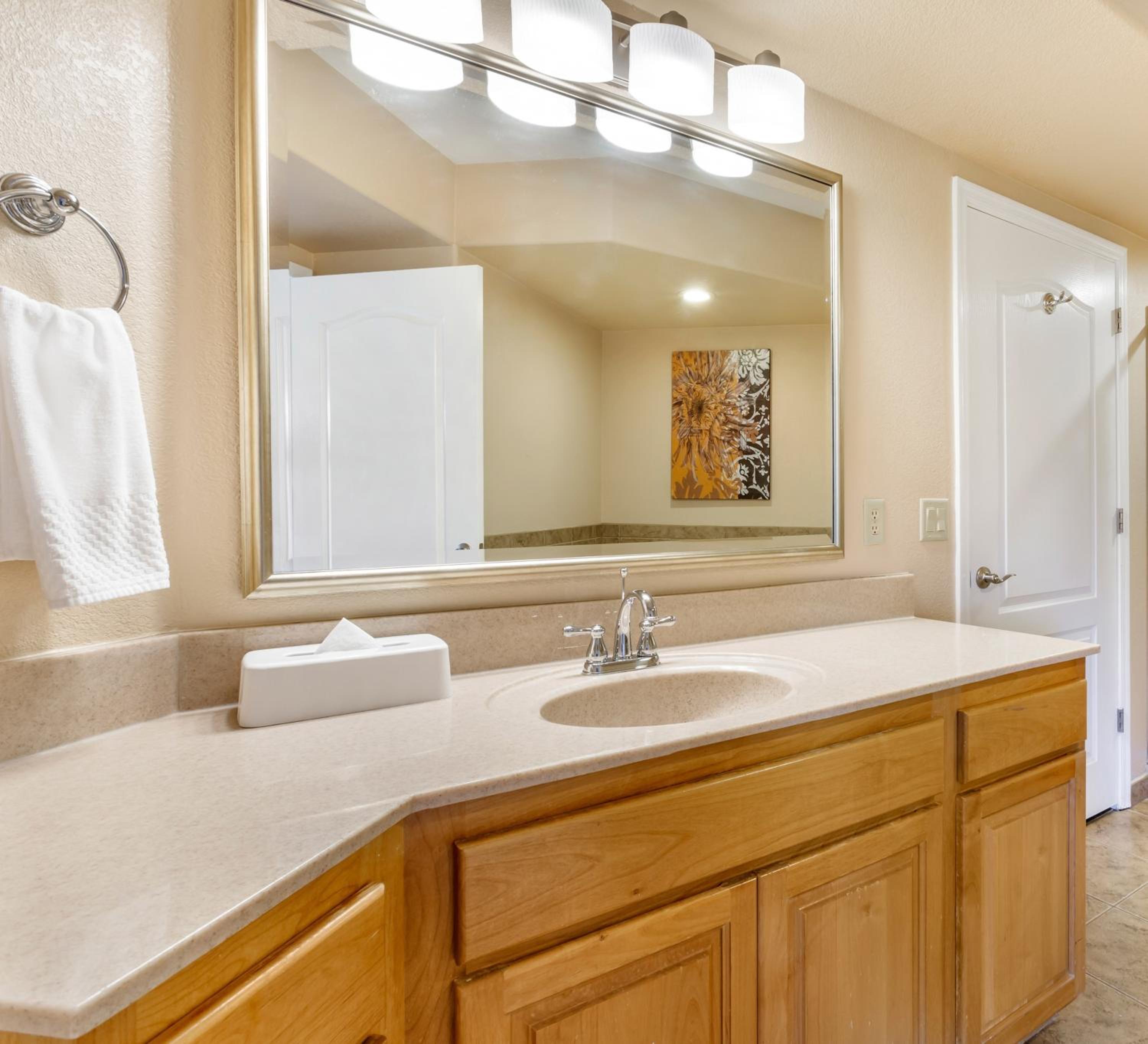 1 BEDROOM 1 KING SUITE WITH ACCESSIBLE TUB - Photo 6