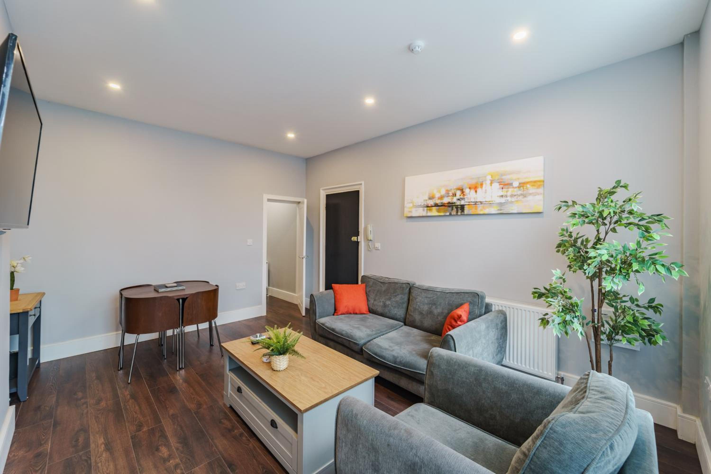 One-Bedroom Apartment