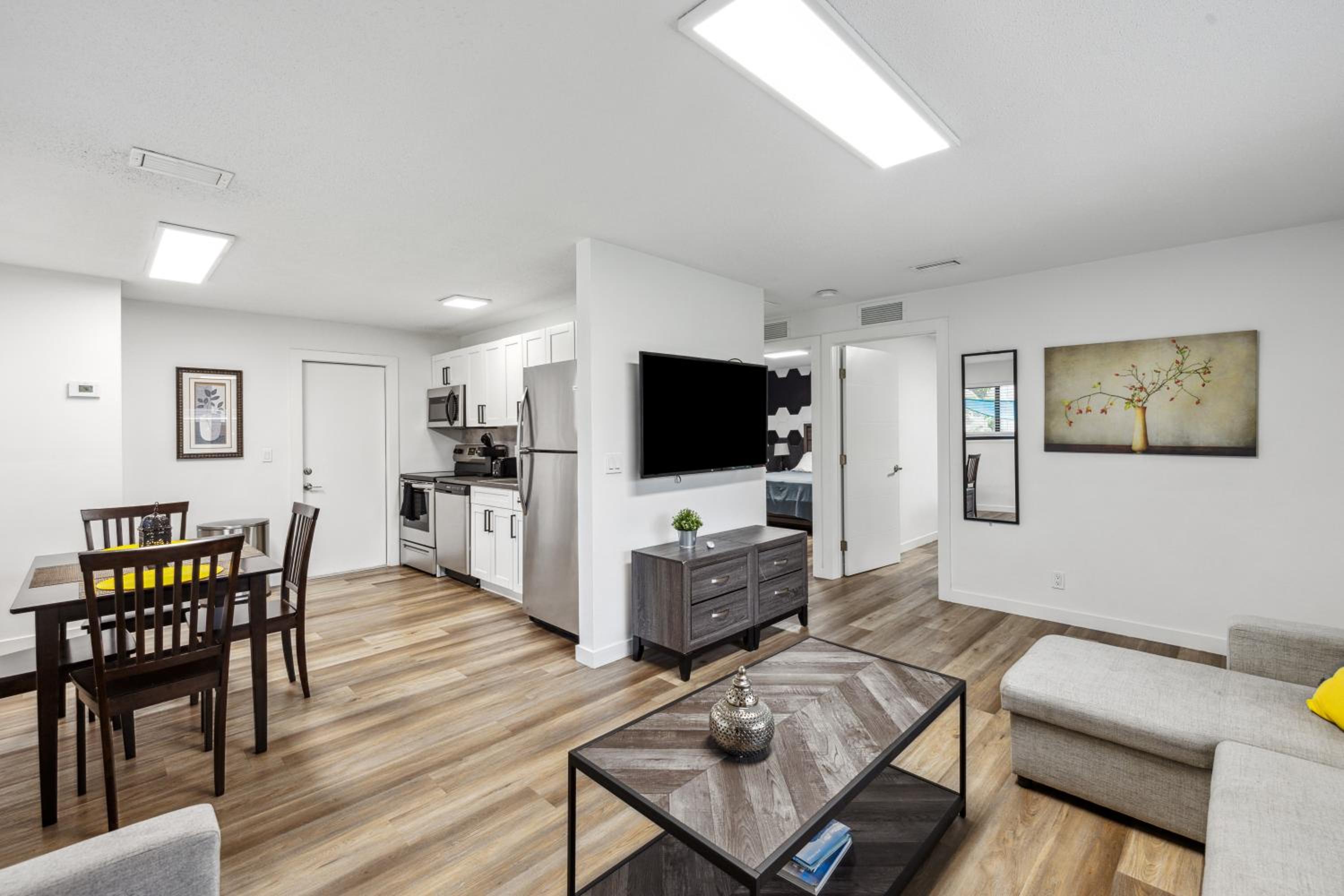 Two-Bedroom Apartment - Photo 21