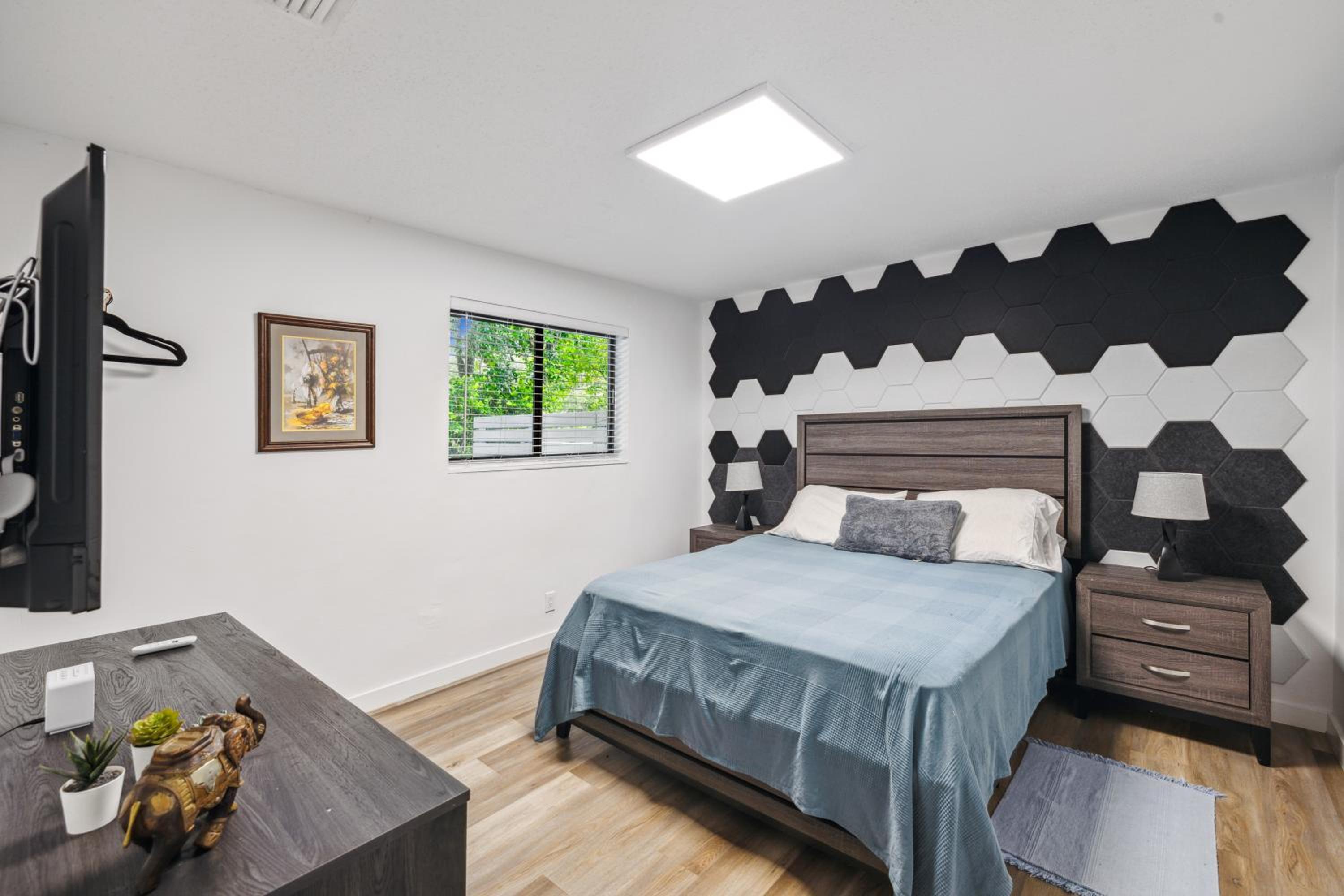 Two-Bedroom Apartment - Photo 14