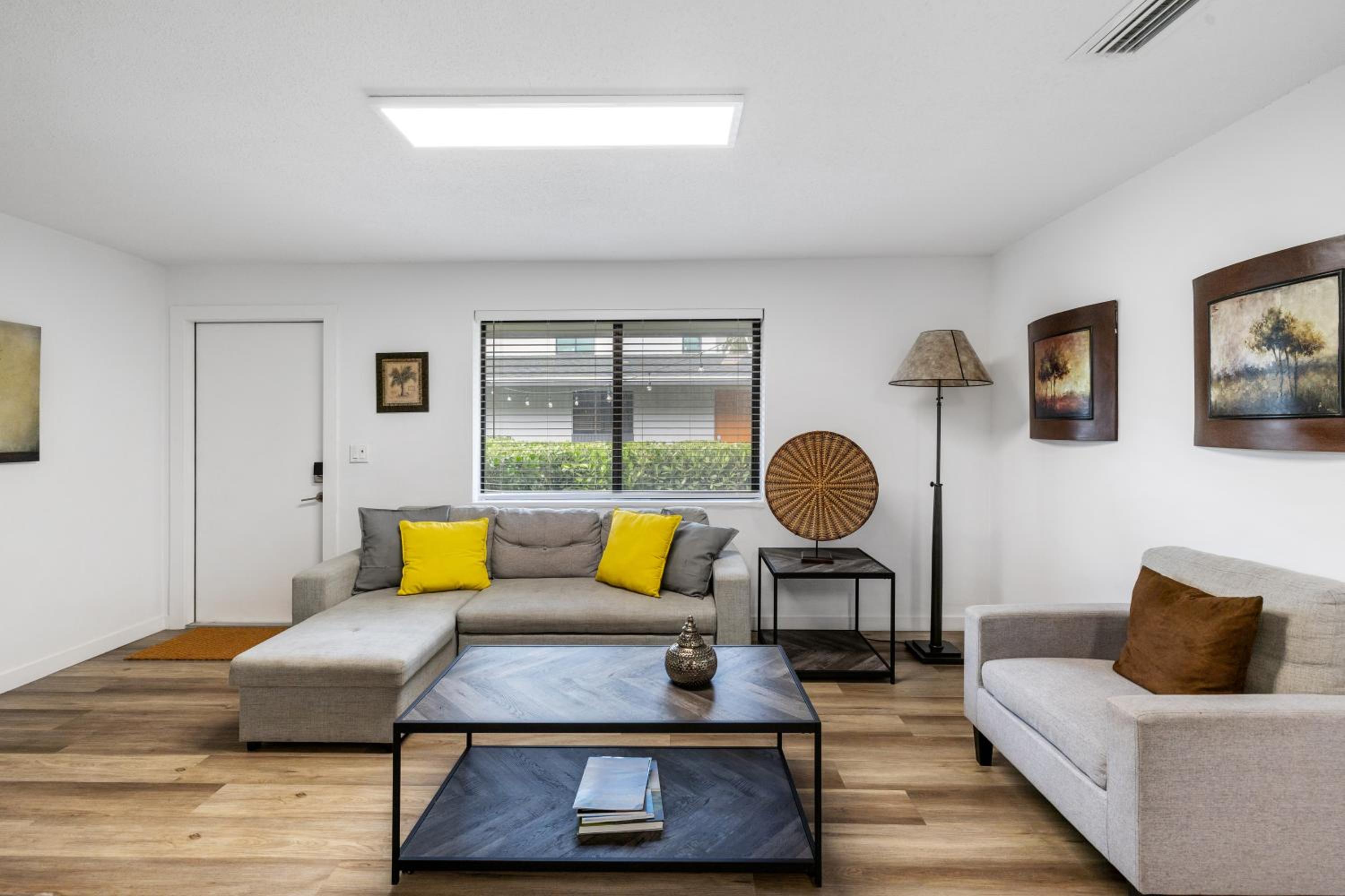 Two-Bedroom Apartment - Photo 22