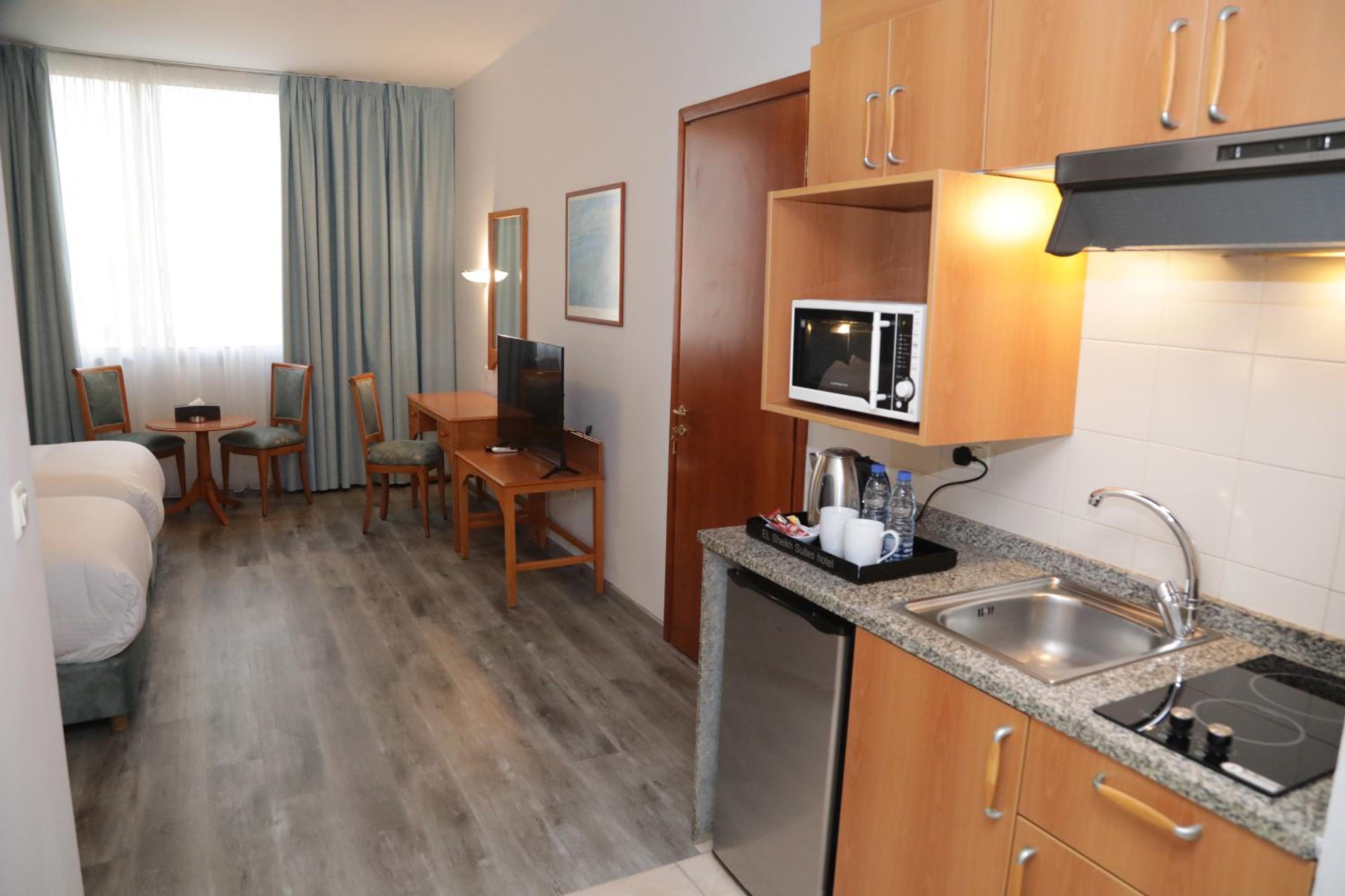 Deluxe Twin Room - Photo 6