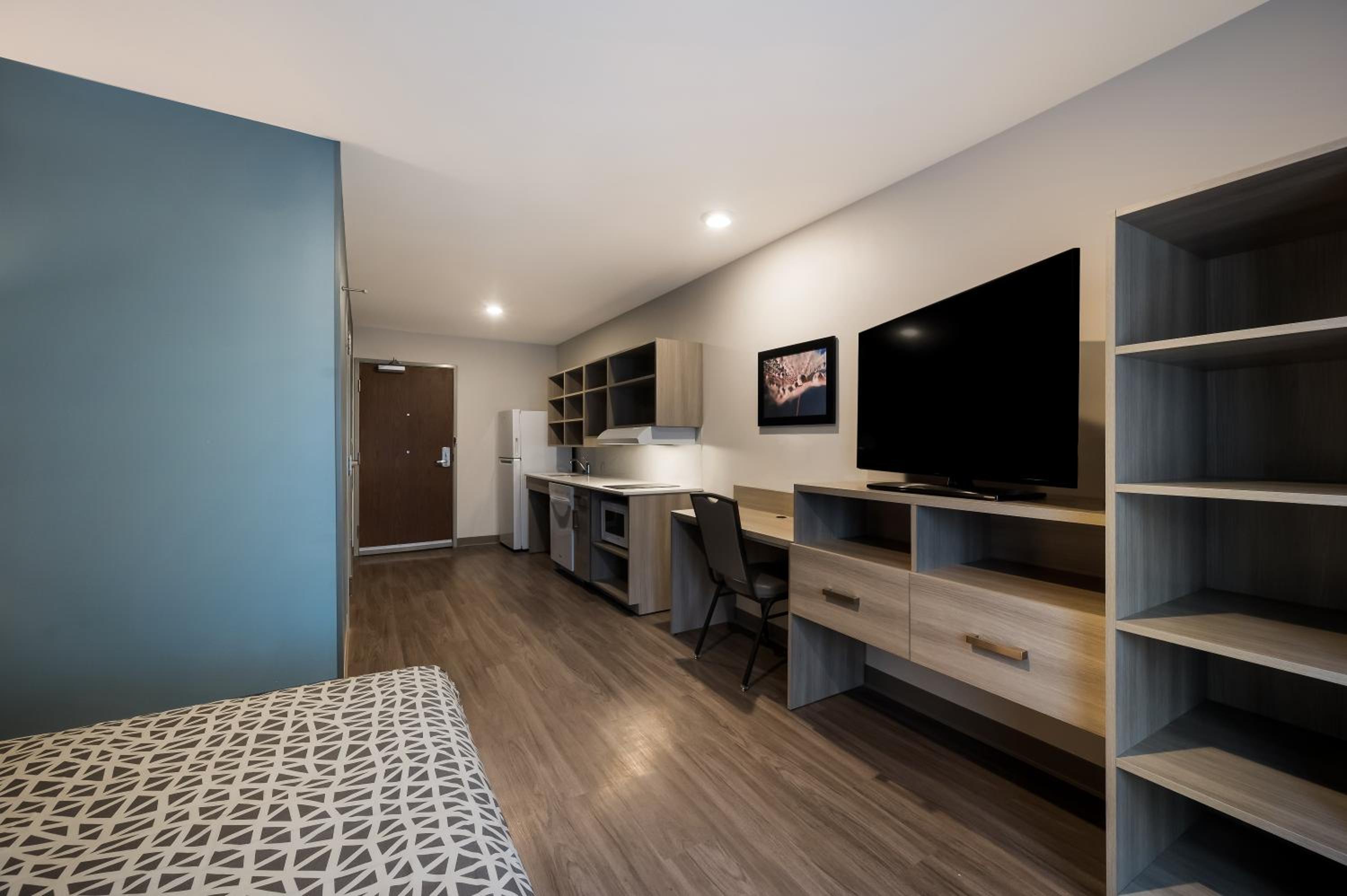 QUEEN SUITE ACCESSIBLE - Photo 1