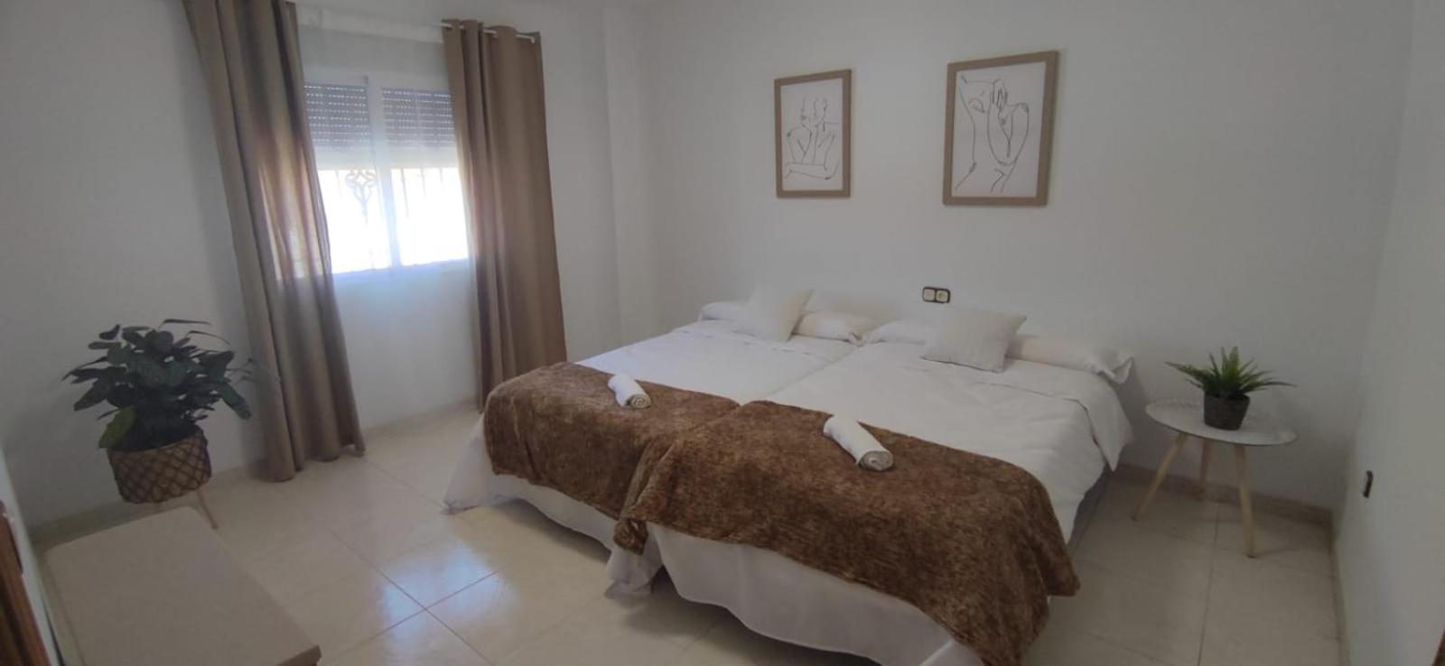 Four-Bedroom House - Photo 15