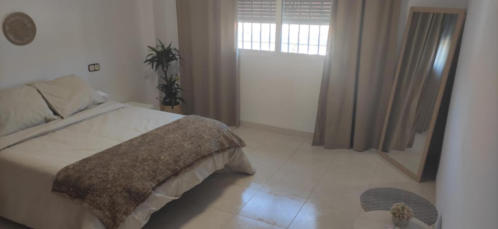 Four-Bedroom House - Photo 12