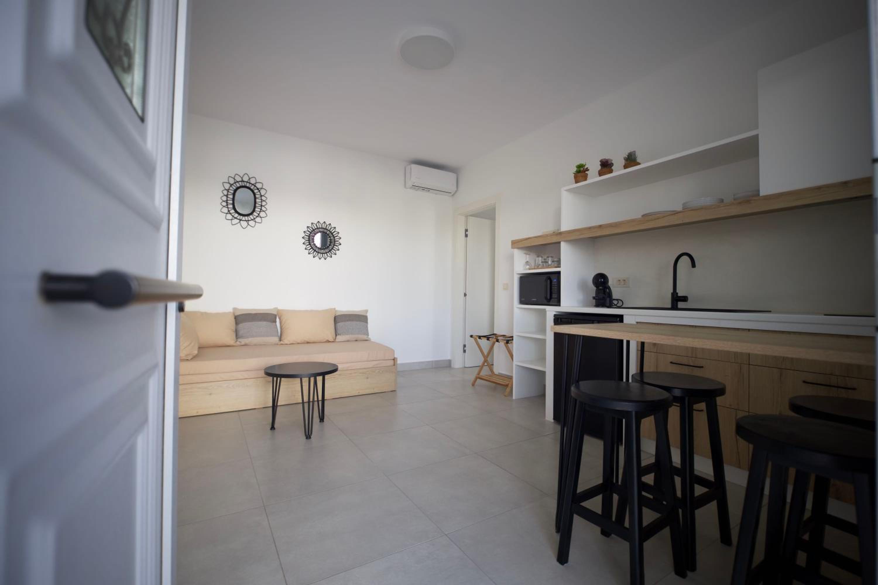 Apartment photo 2