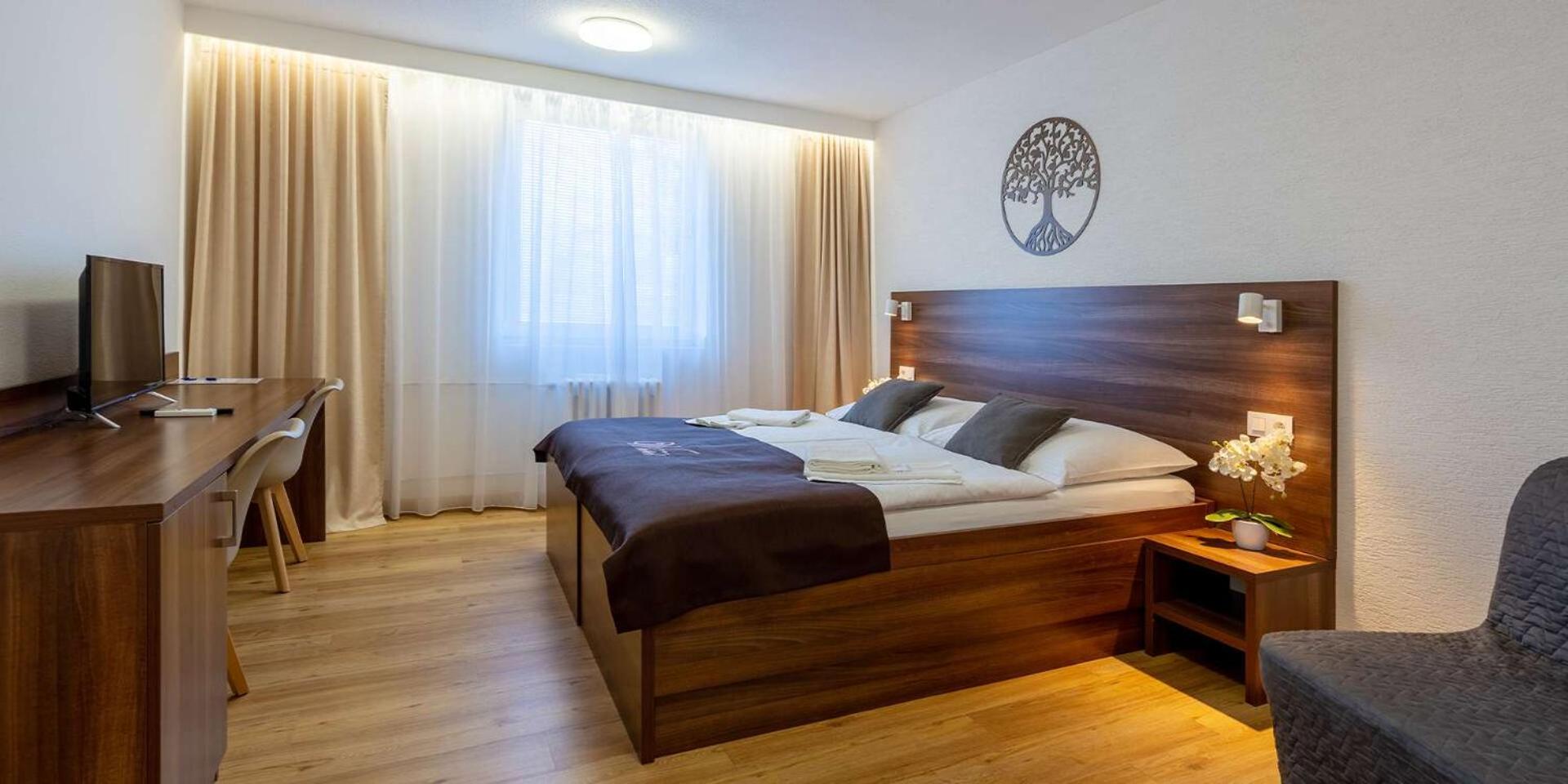 Double Room with Extra Bed - Photo 2