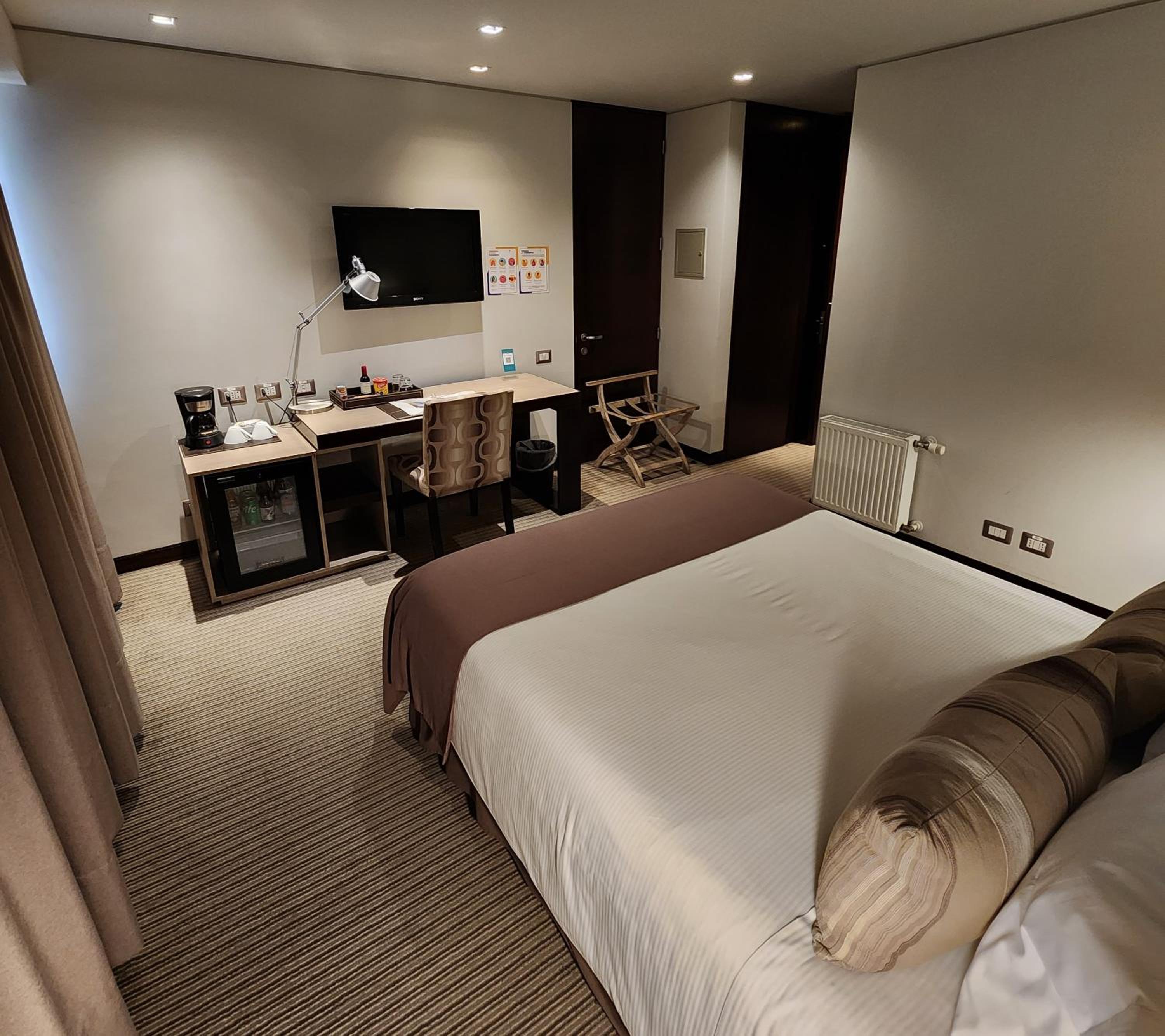 Standard Double or Twin Room - Photo 3