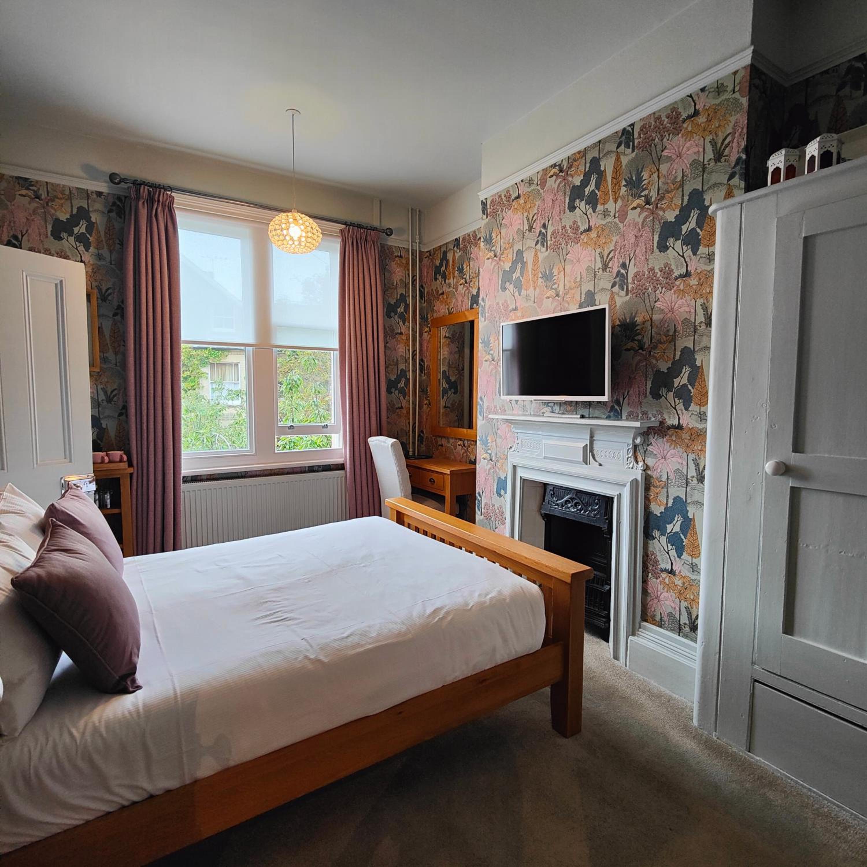 Double Room with Private Bathroom photo 3