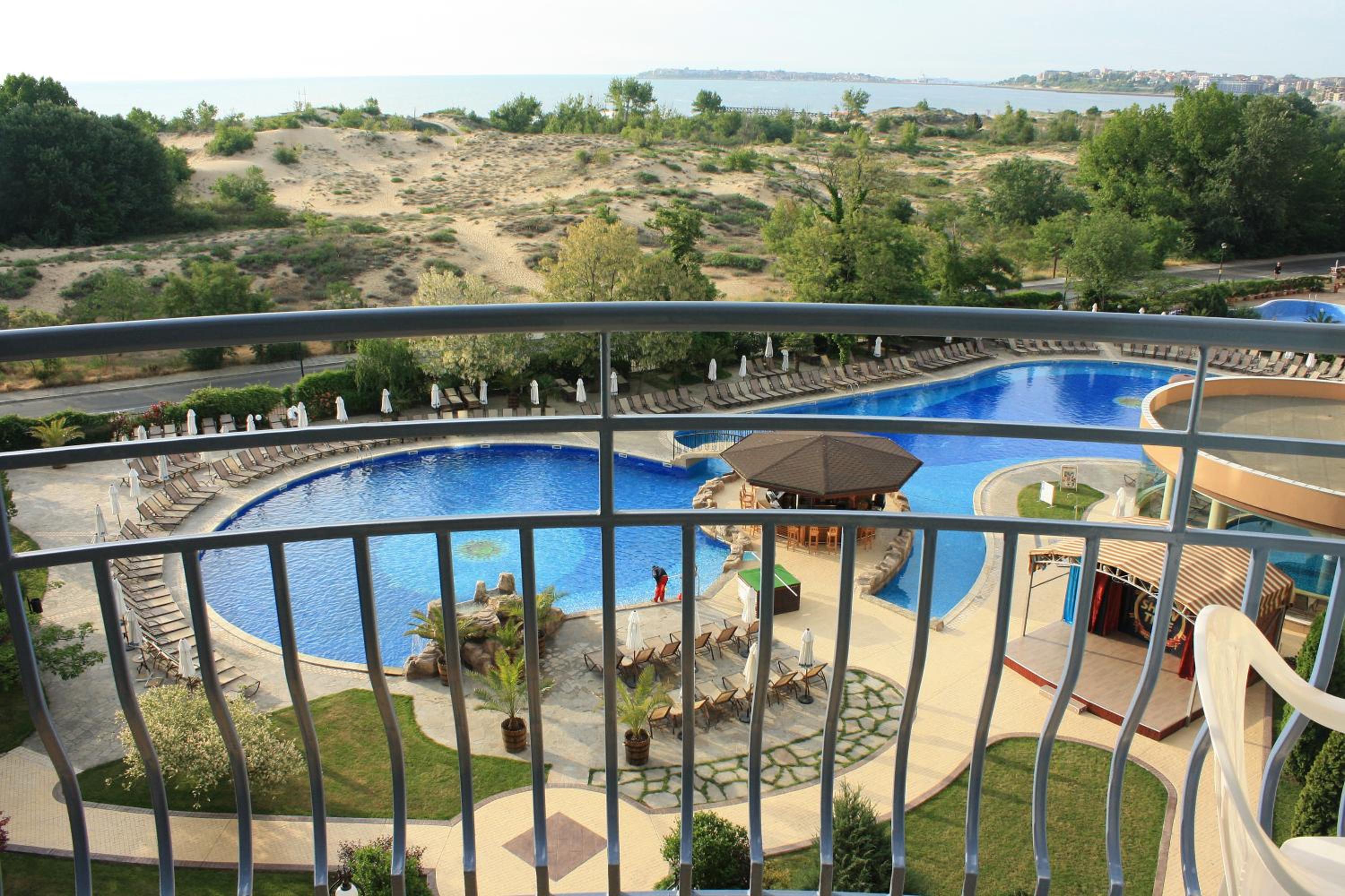 Twin Room with Balcony and Sea View (3 Adults)