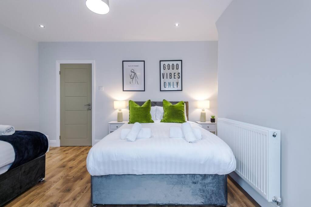Four-Bedroom House photo 1