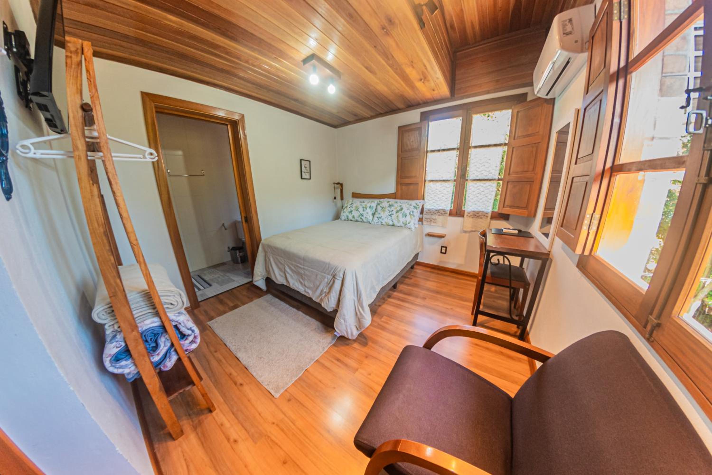 Suite with Garden View - Photo 53