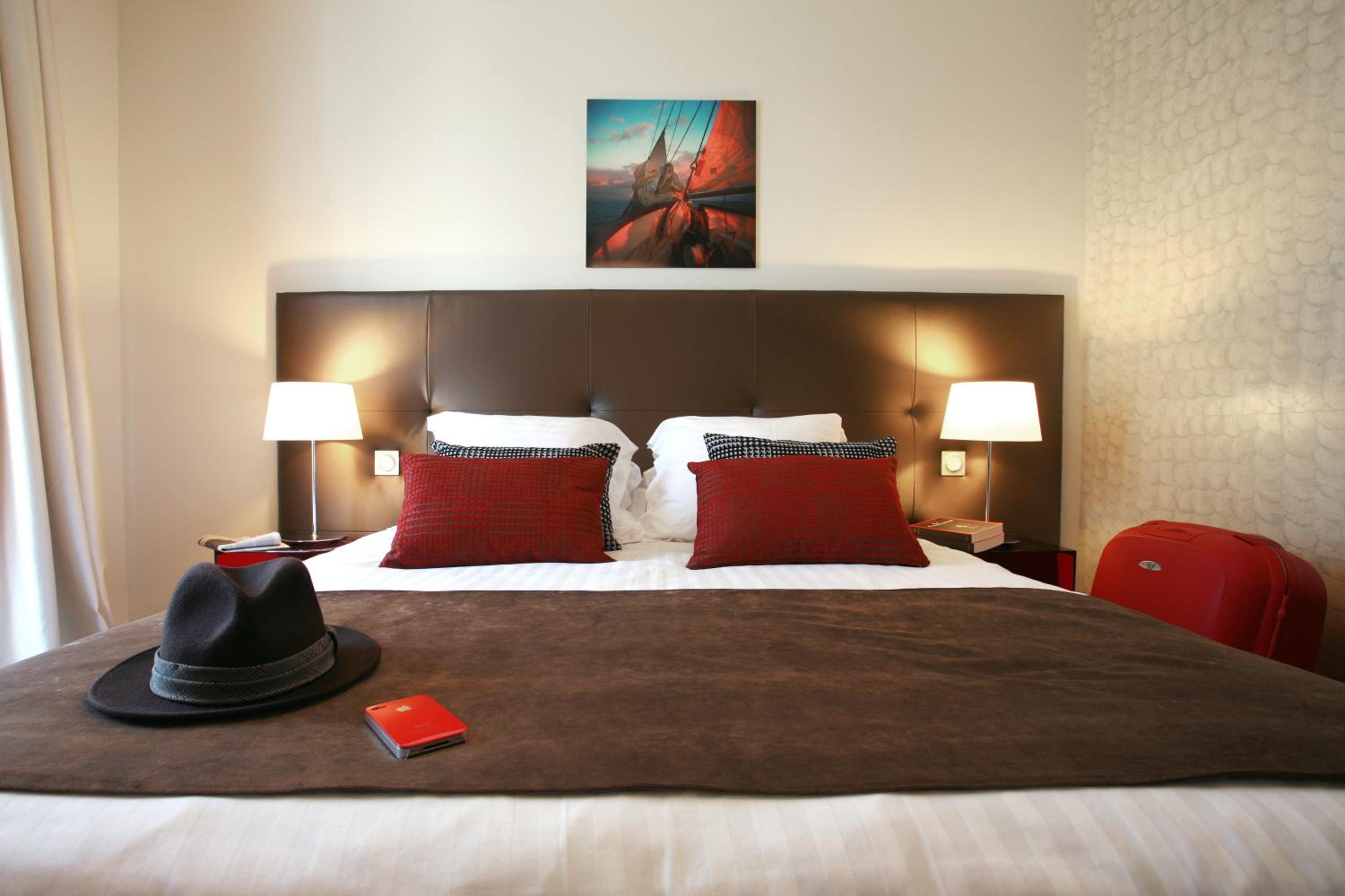 Double Room with Balcony - Photo 3