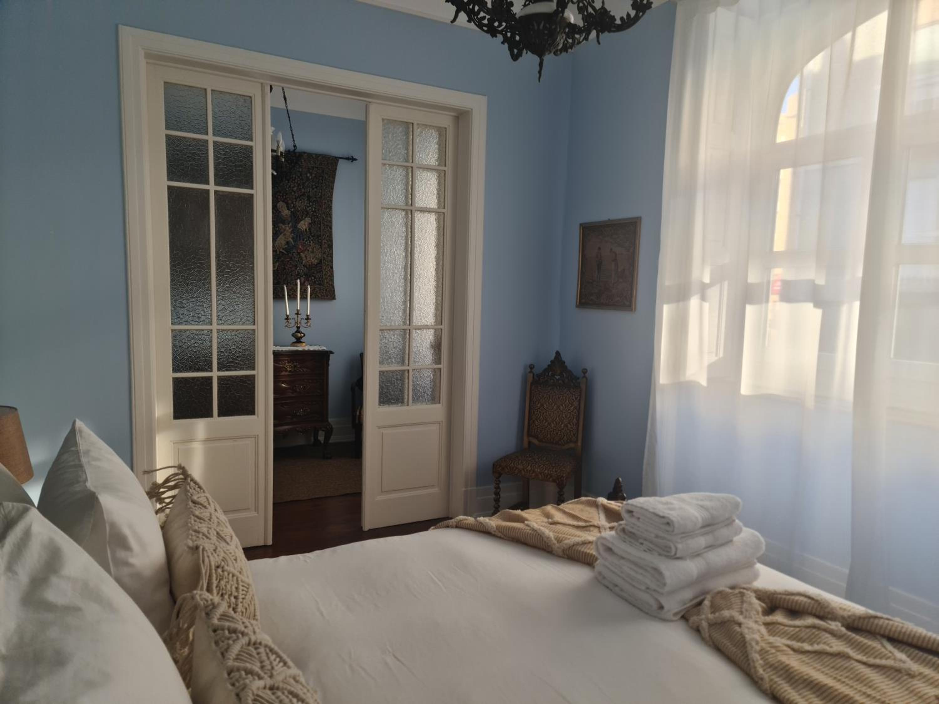 Large Double Room - Photo 6