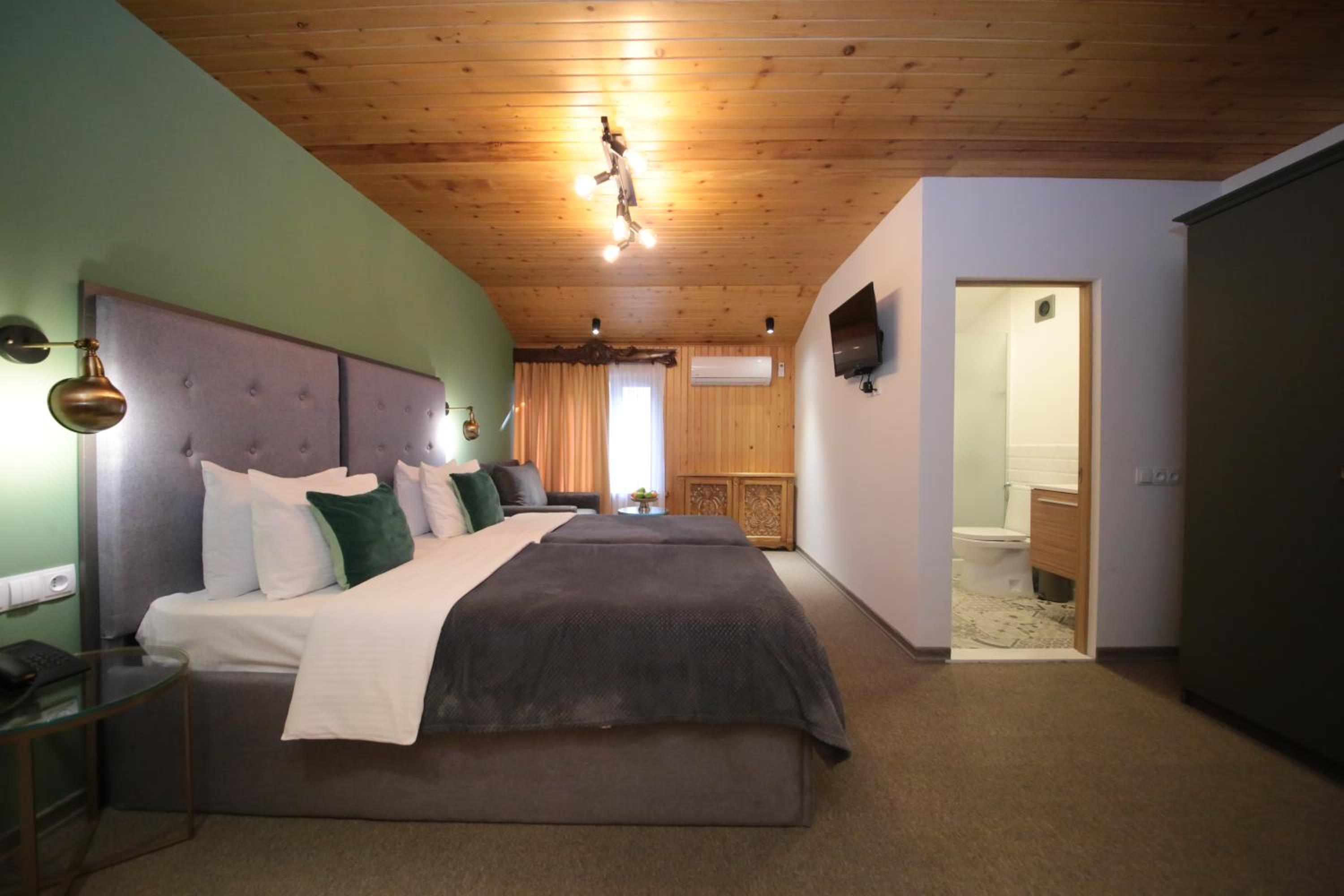 Double or Twin Room photo 3