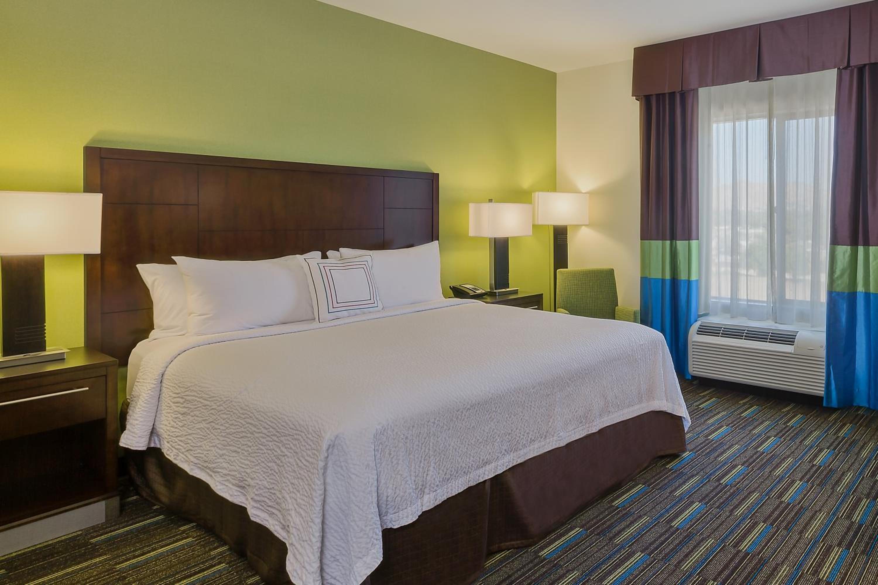 Suite with full Kitchen, 1 Bedroom Suite, 1 King, Sofa bed
