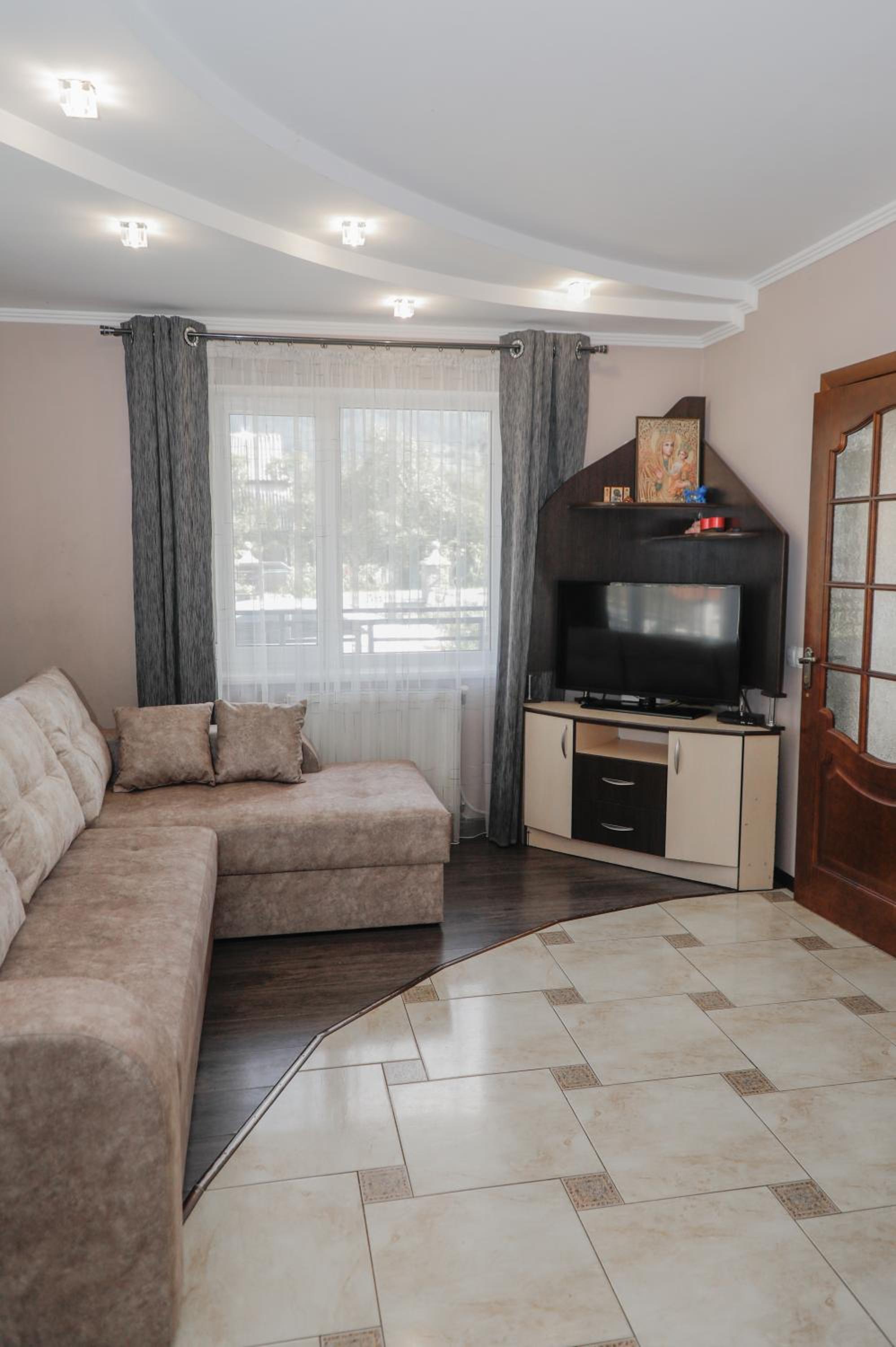 Four-Bedroom House photo 1