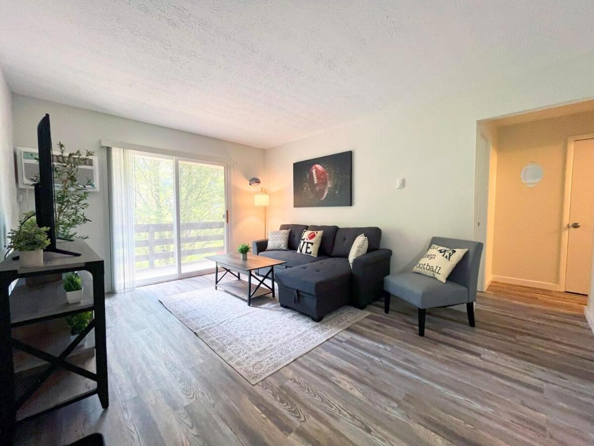 Apartment With Balcony photo 1
