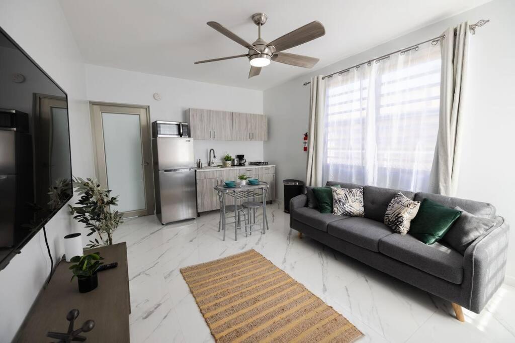 One-Bedroom Apartment photo 1