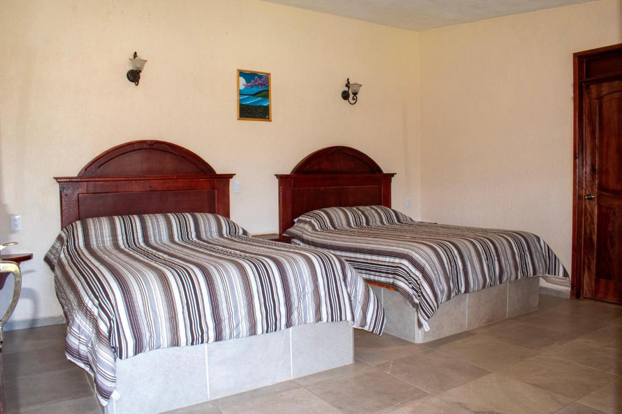 Double Room with Garden View - Photo 6