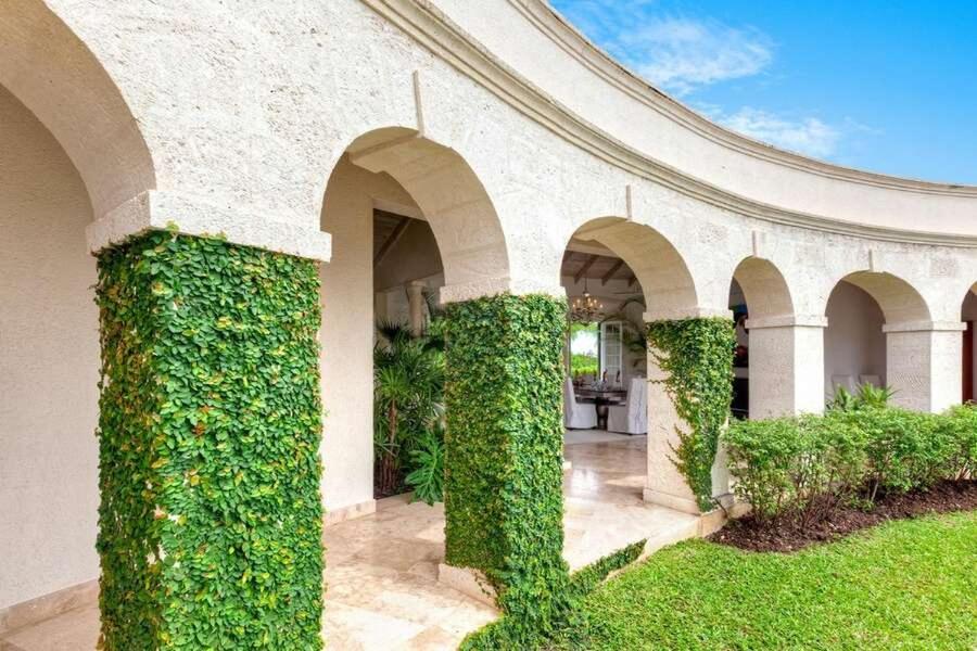 Villa photo 3