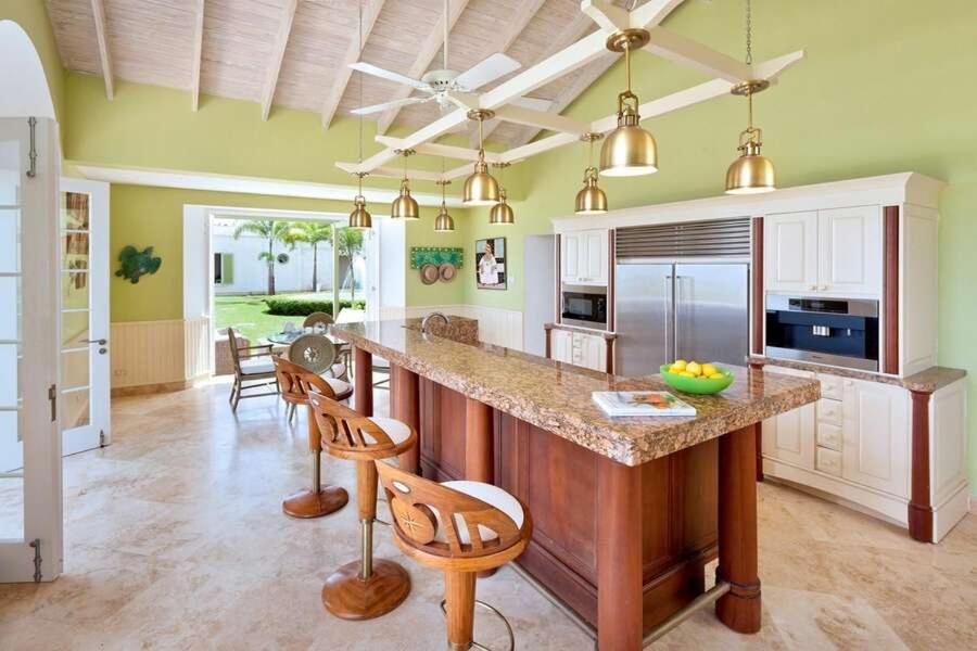 Villa photo 2