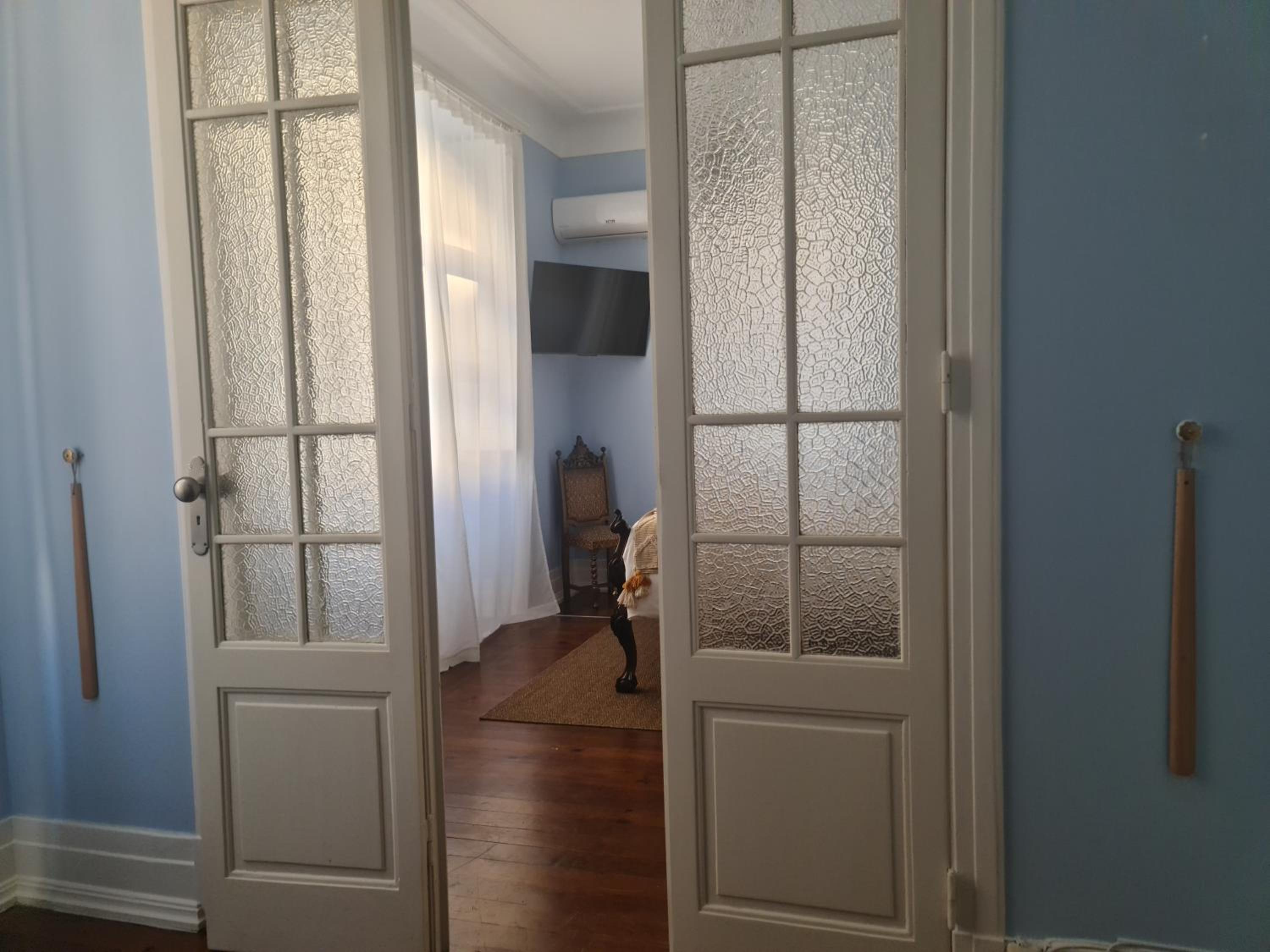 Large Double Room - Photo 13