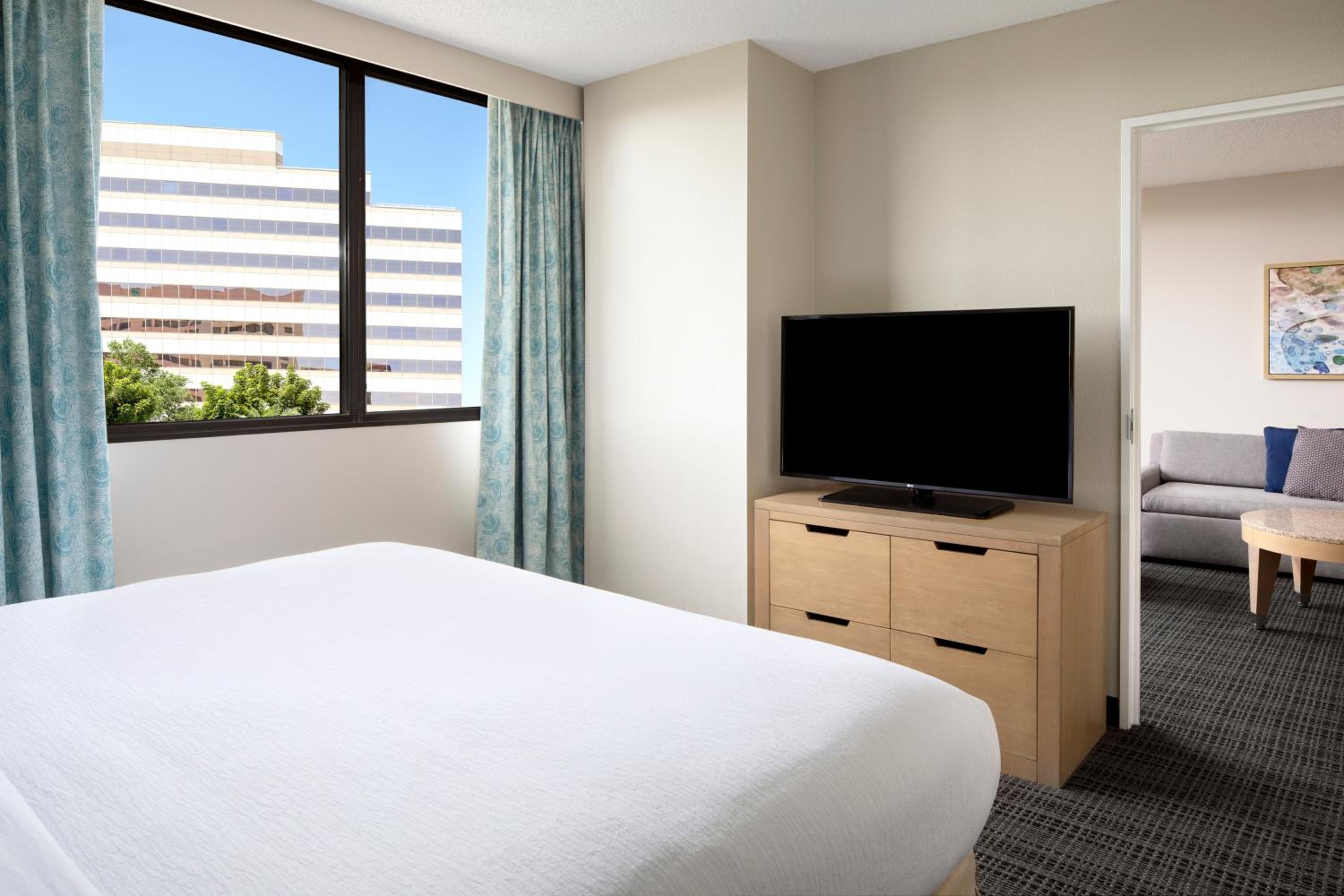 Standard King Room - Non-Smoking  photo 3