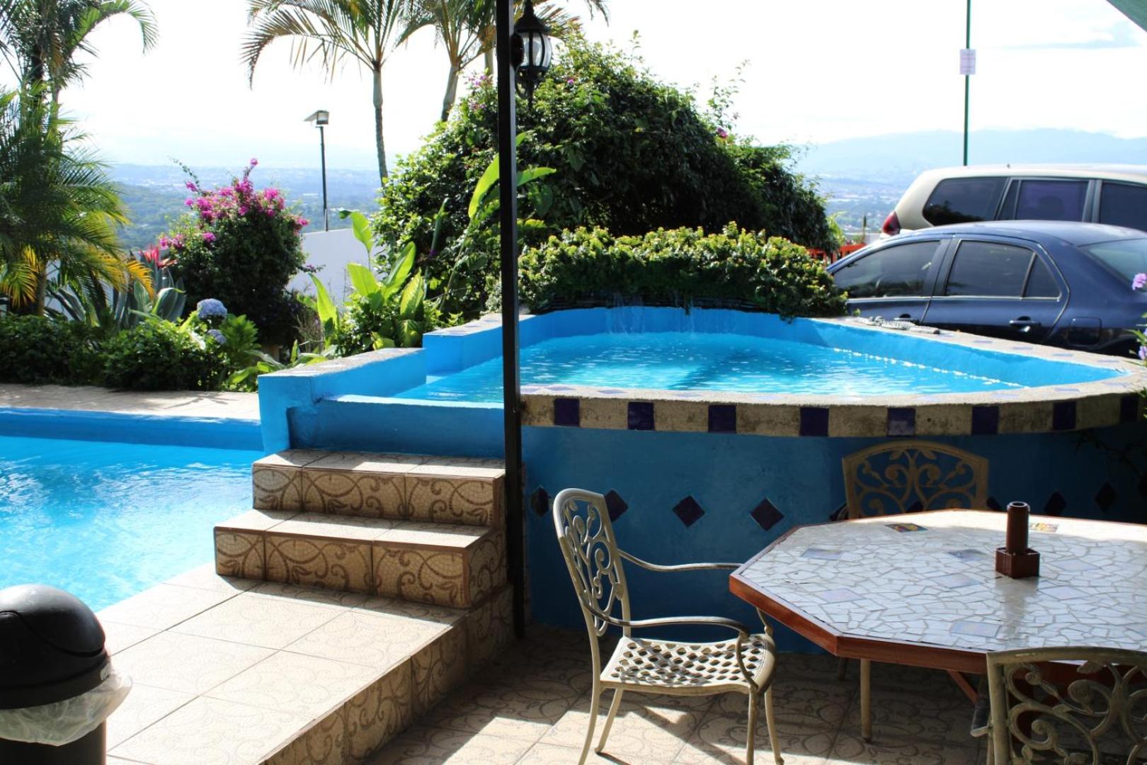 Double Room With Pool View photo 2