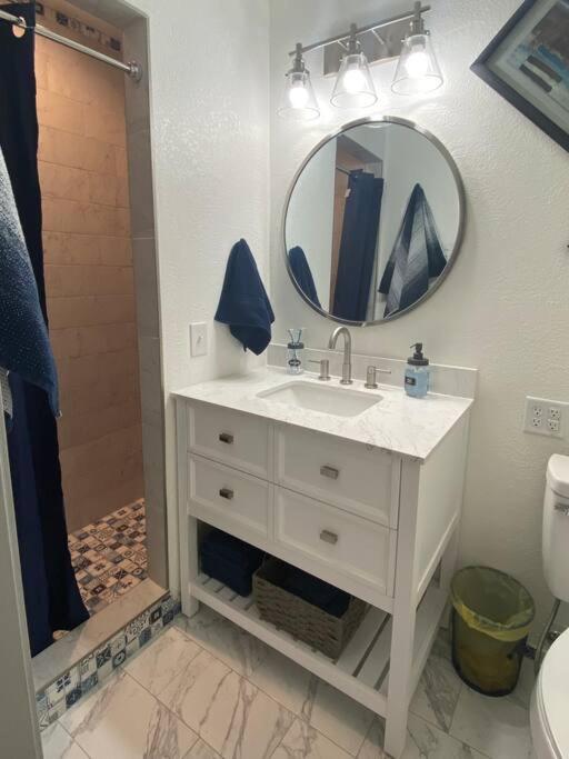 Three-Bedroom House photo 2