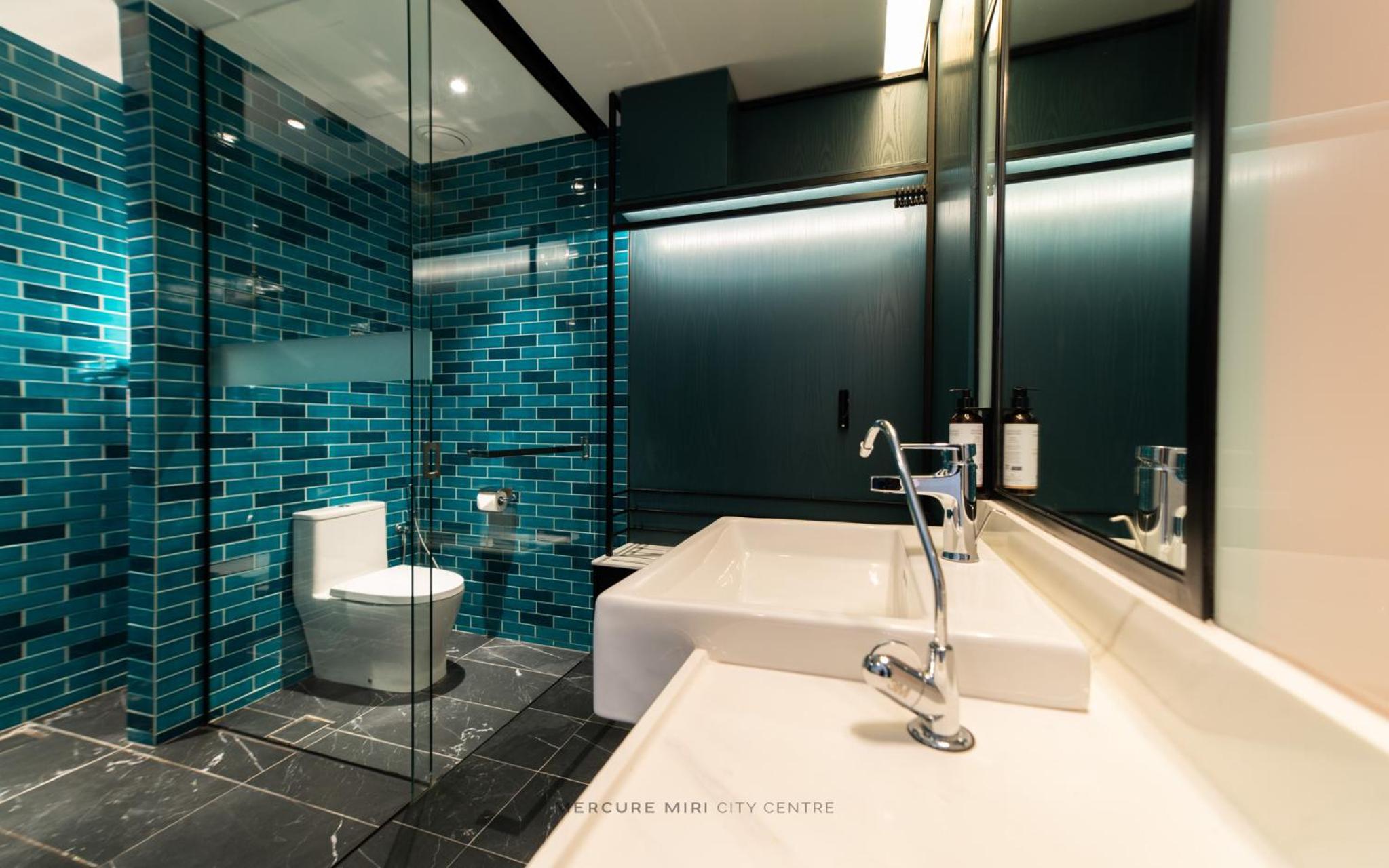 Deluxe King Room - Photo 3