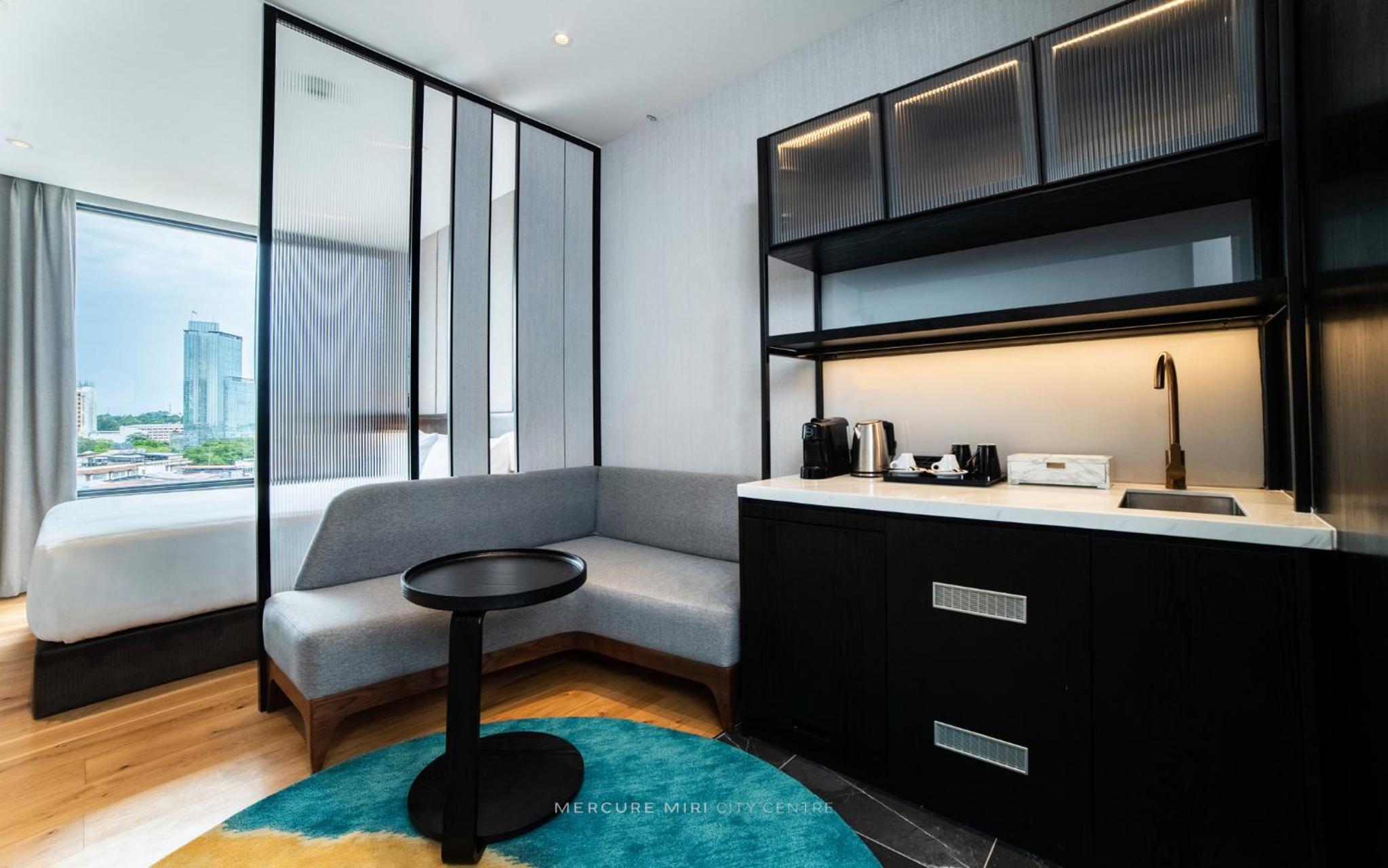 Deluxe Junior Suite with One King Bed - Photo 3