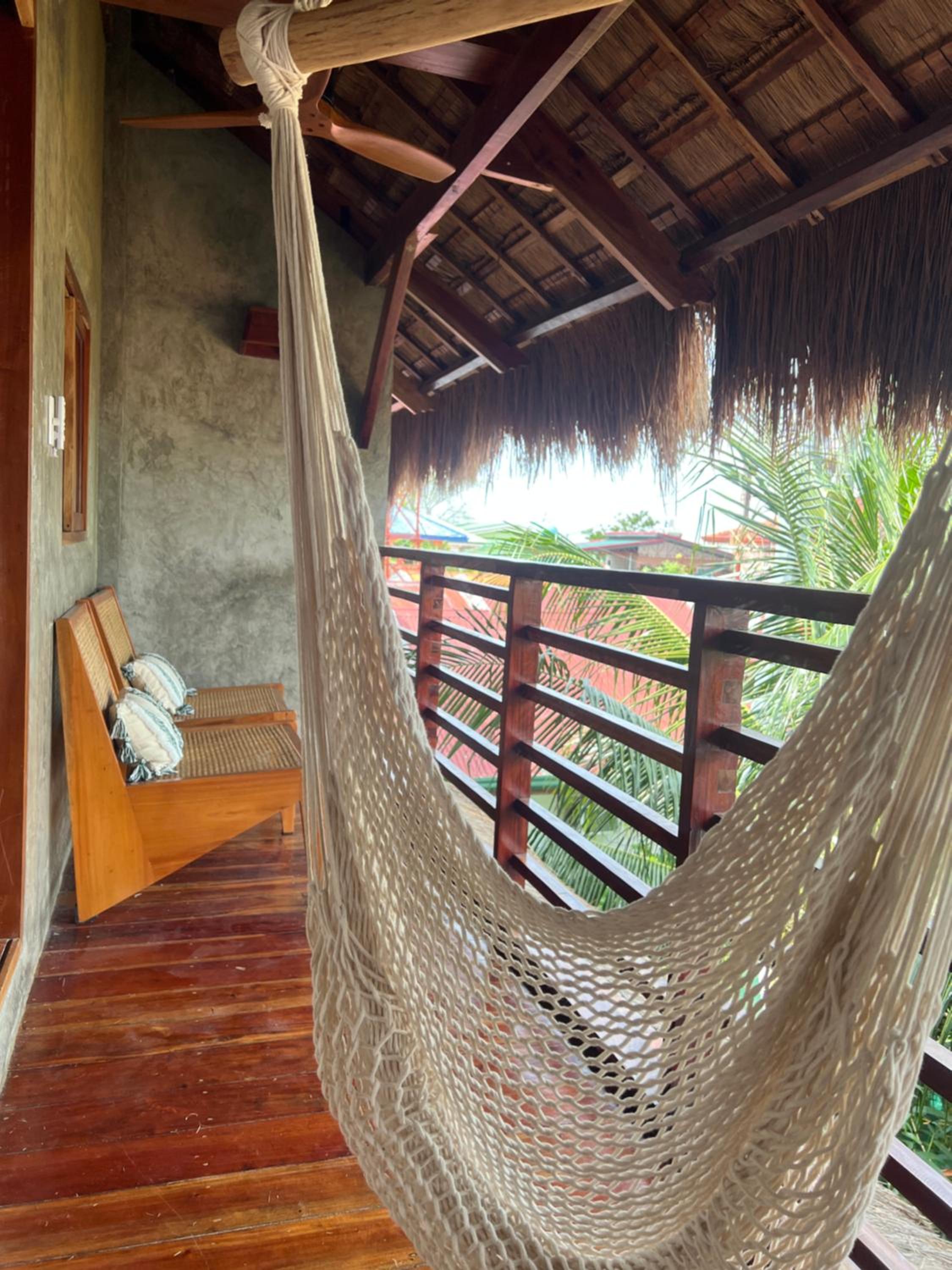 Queen Room with Balcony - Photo 7