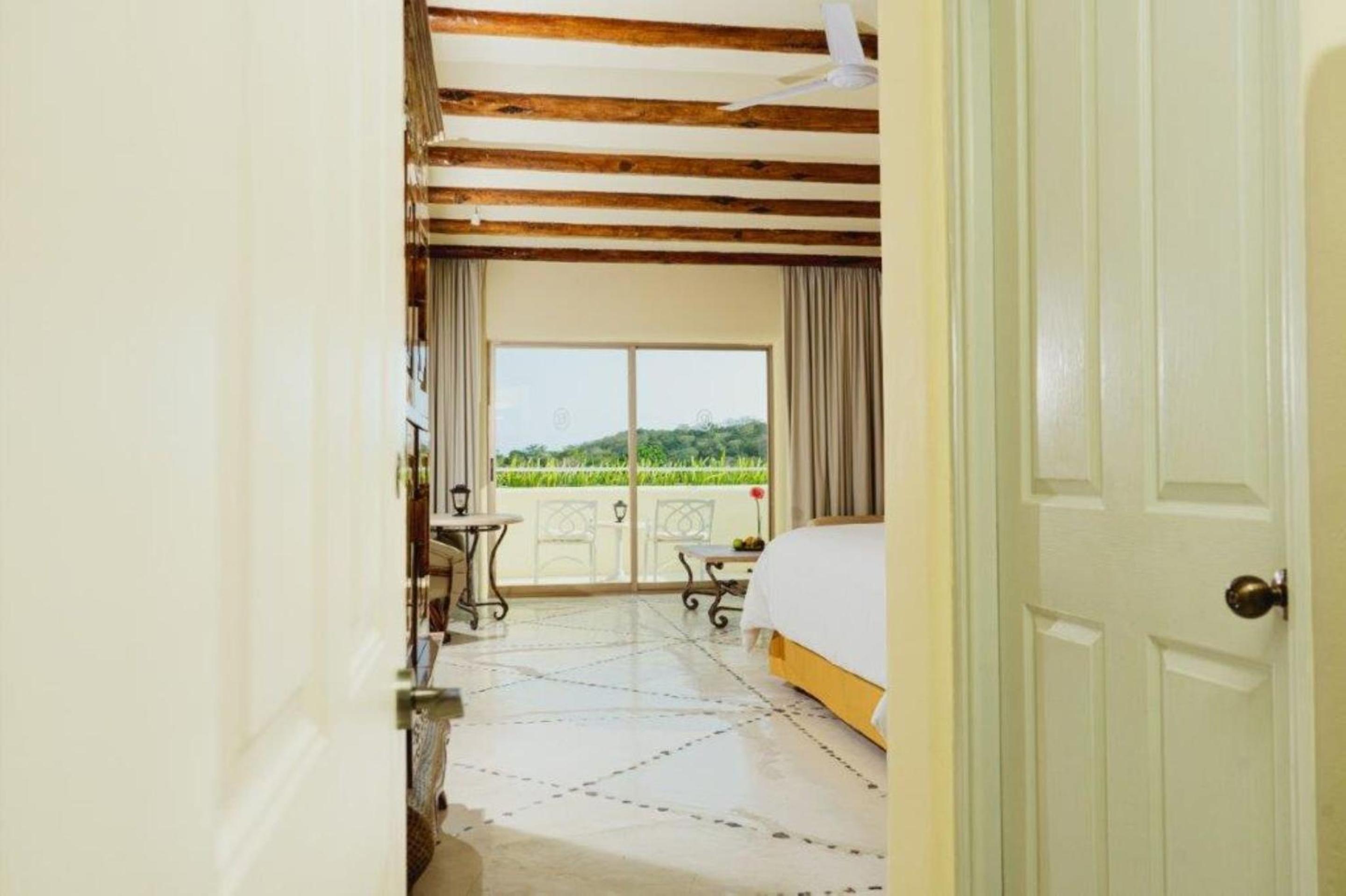 Master Suite King  - Photo 13