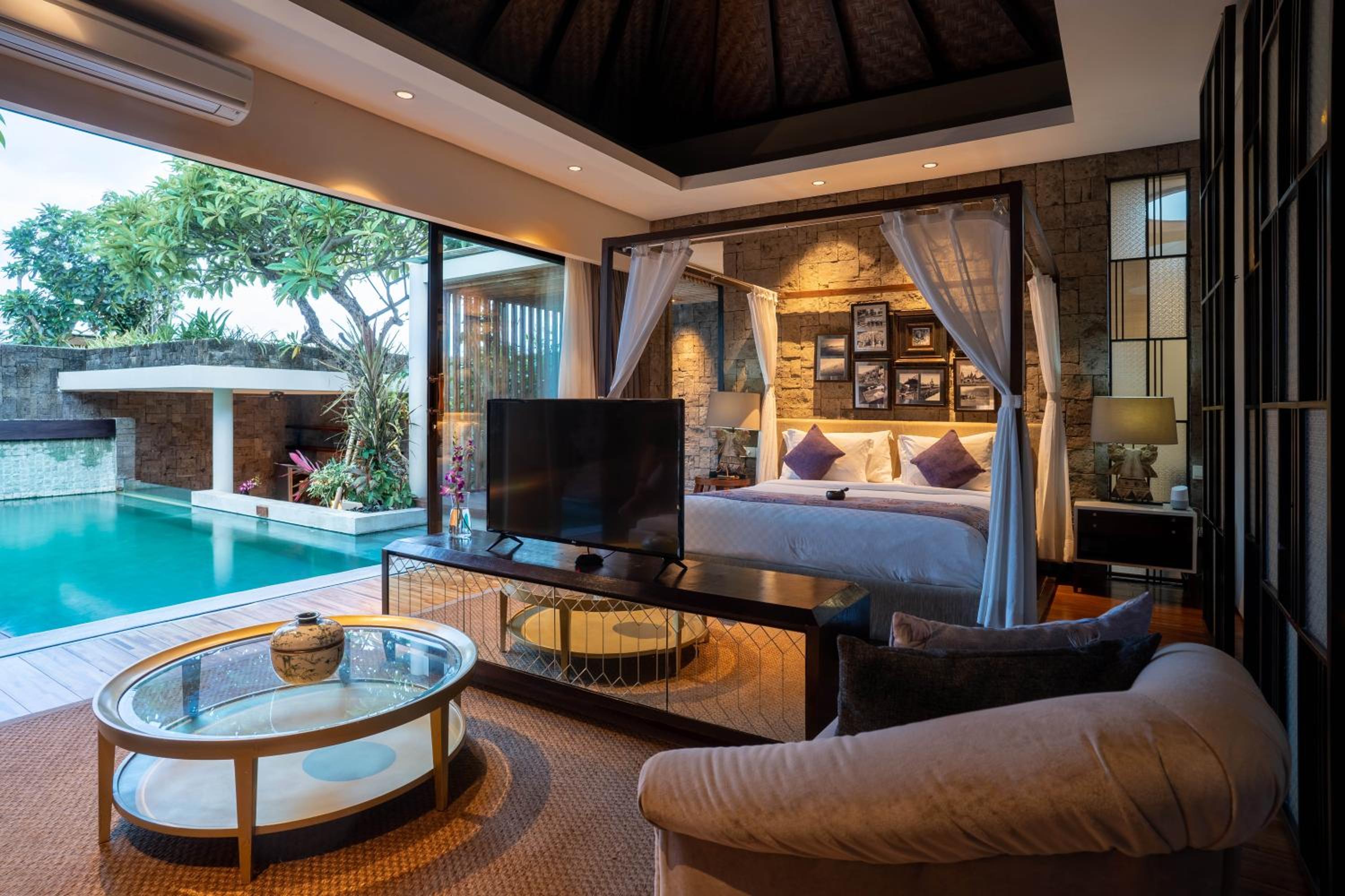 Mystique One-Bedroom Private Pool Villa with Floating Breakfast