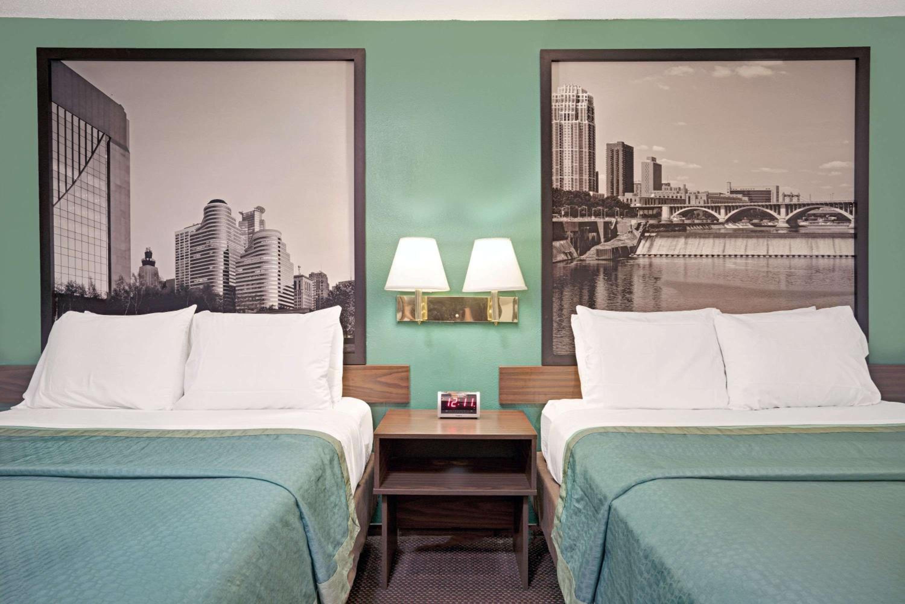 Queen Room - Photo 6