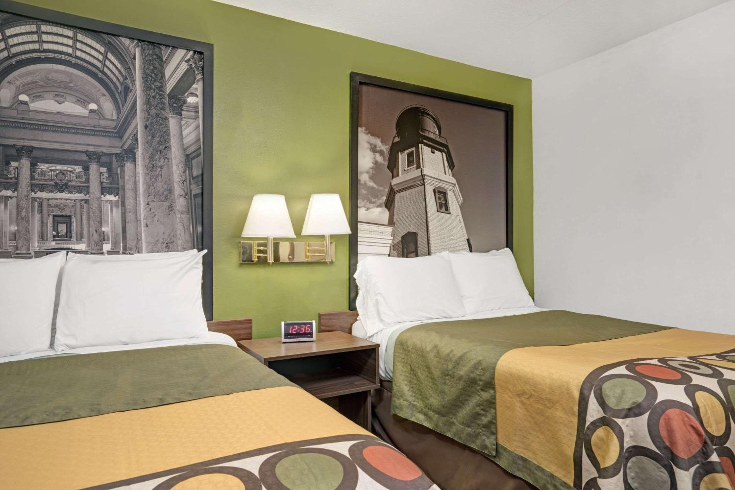 Queen Room - Photo 7