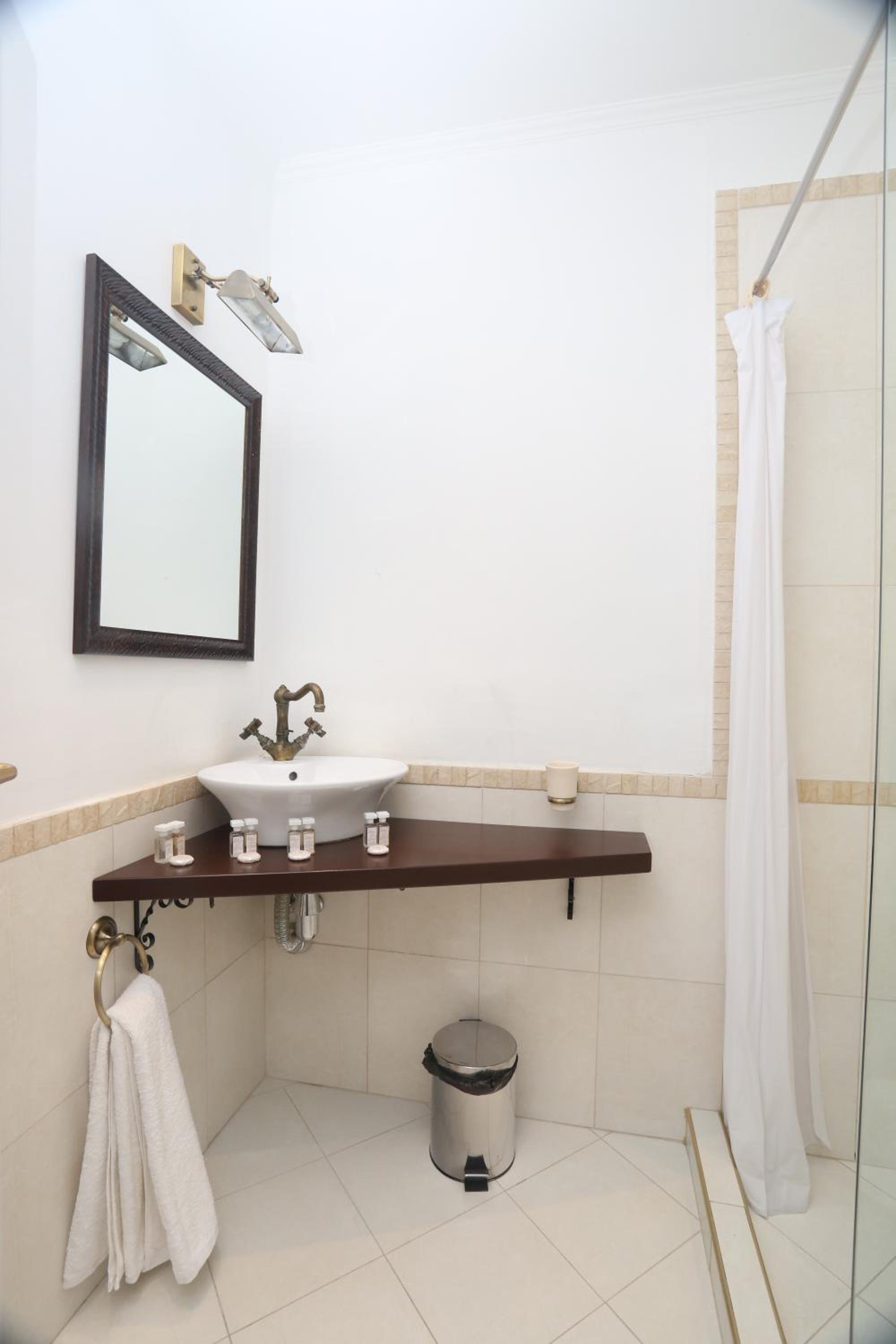 Luxury Two-Bedroom Apartment photo 2