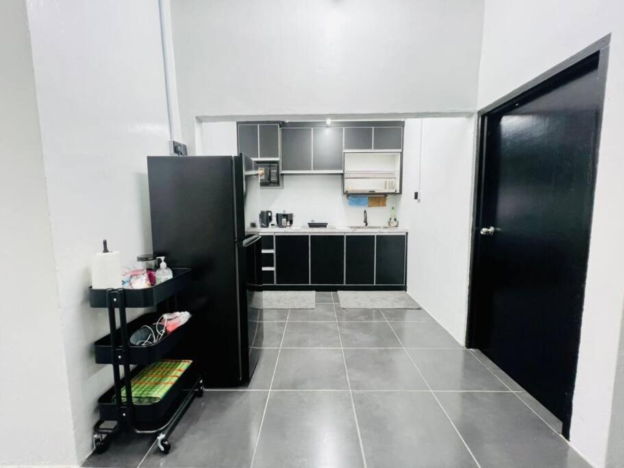 Three-Bedroom House photo 2
