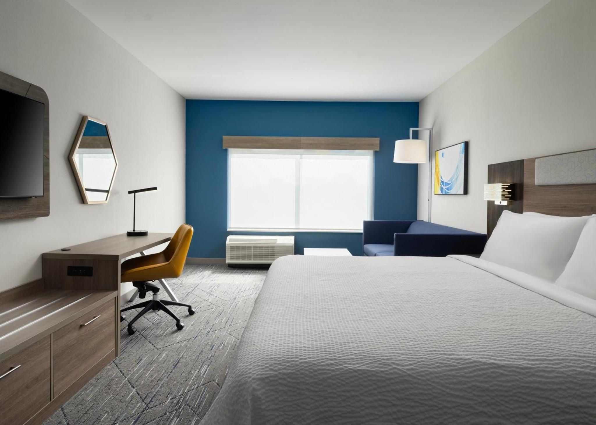 King Suite - Photo 2