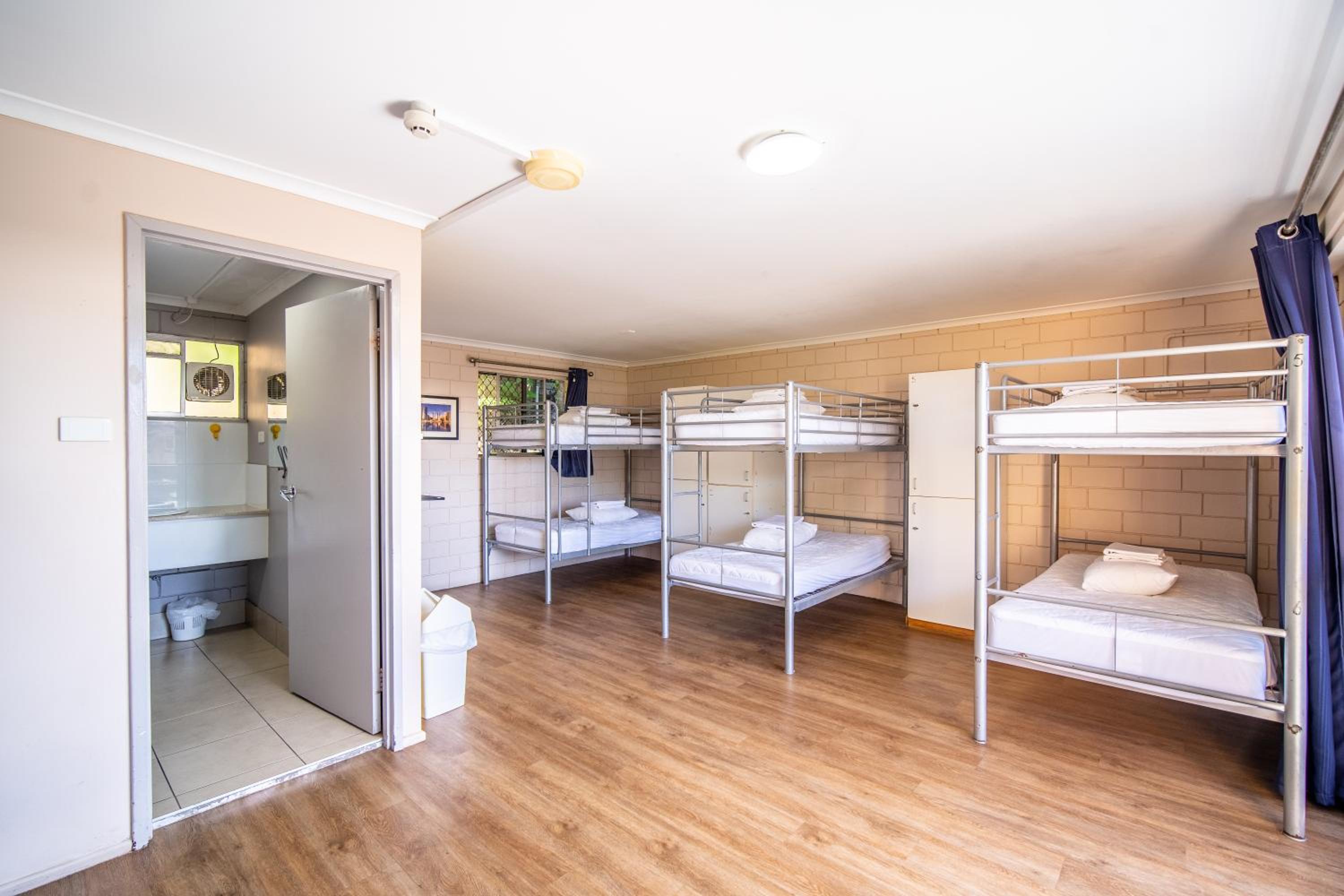 Bed in 8-Bed Mixed Dormitory Room - Adult Only photo 2