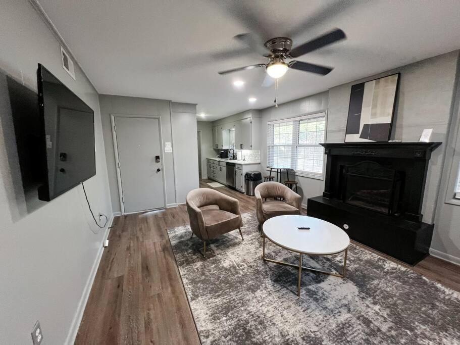 Three-Bedroom House photo 2